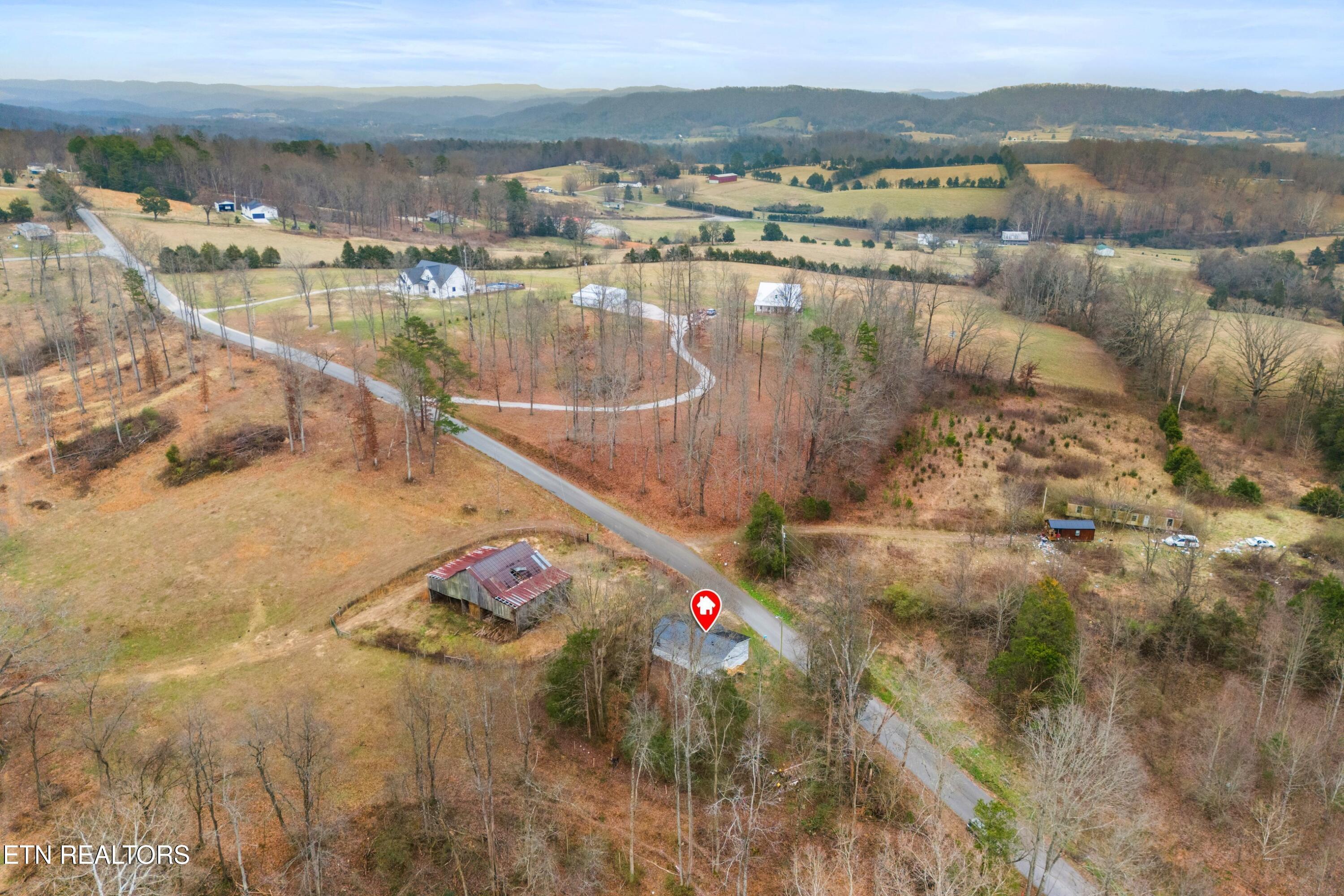 323 Oak Grove Lane Sharps Chapel TN 37866