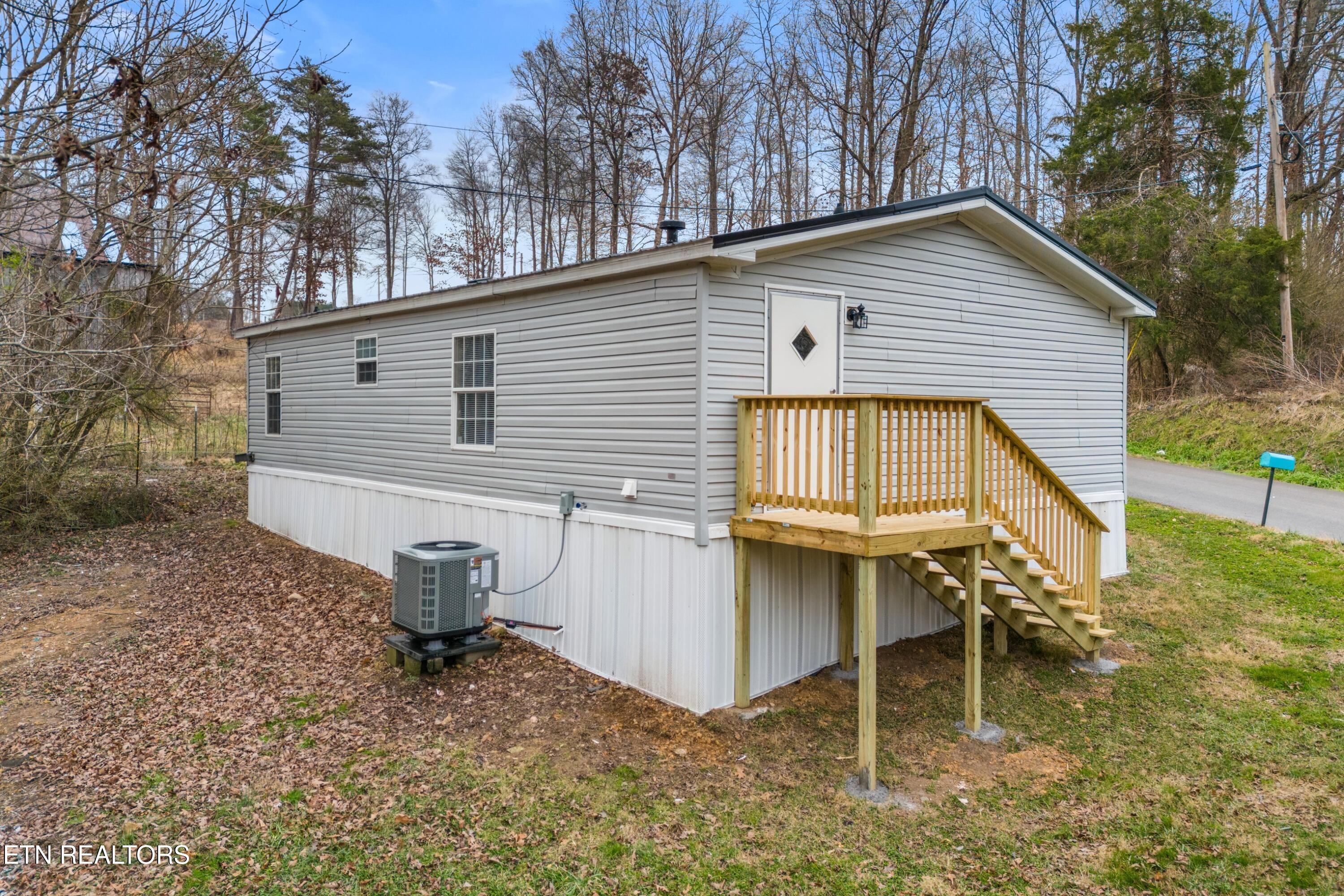 323 Oak Grove Lane Sharps Chapel TN 37866