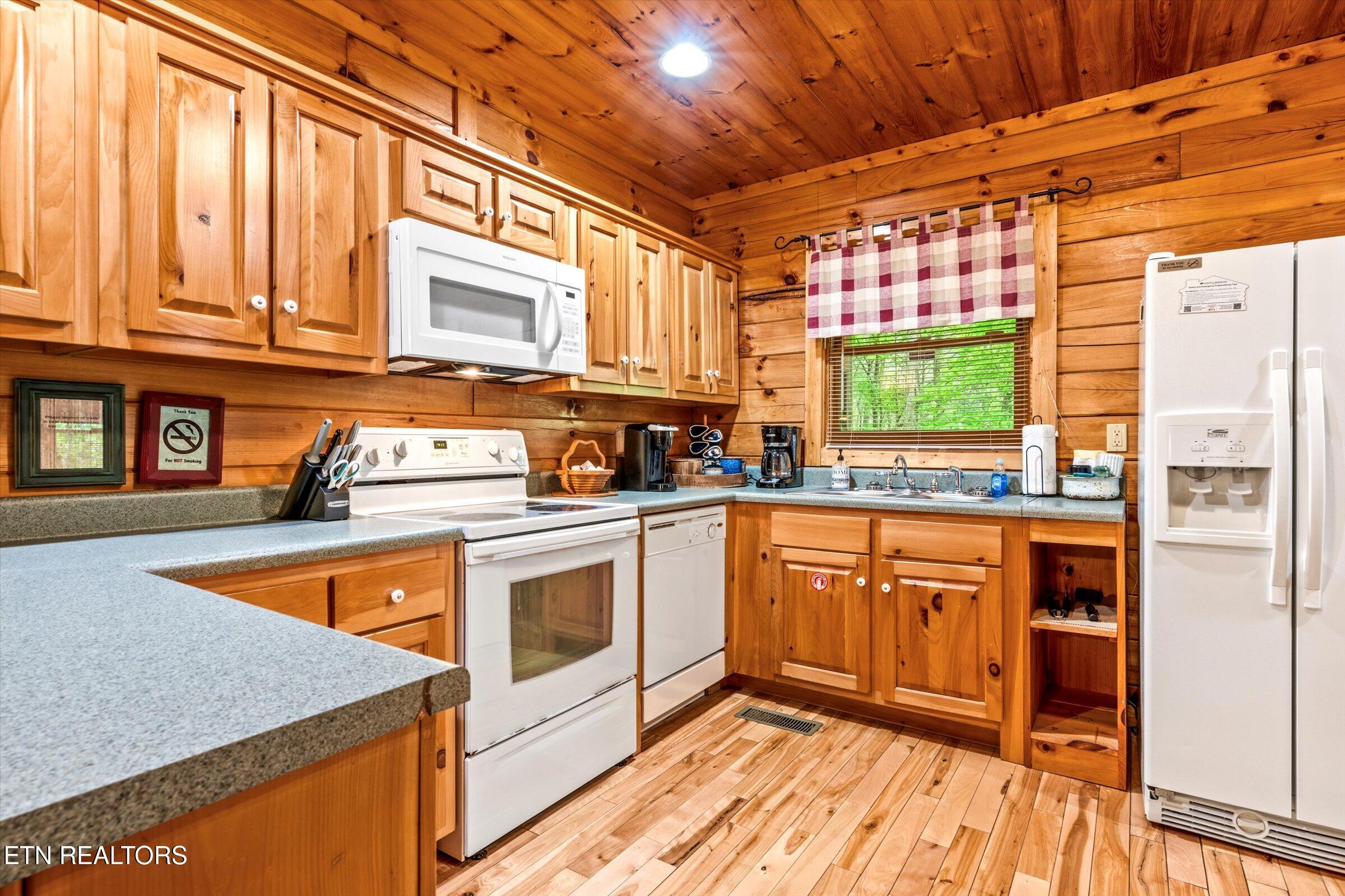 1712 Pulaski Lane Sevierville TN 37862