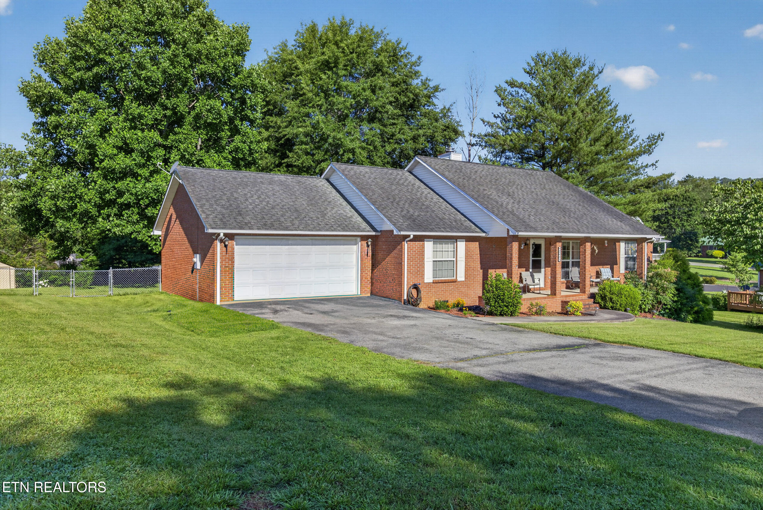 2403 N Pointe Cove Circle Cookeville TN 38506