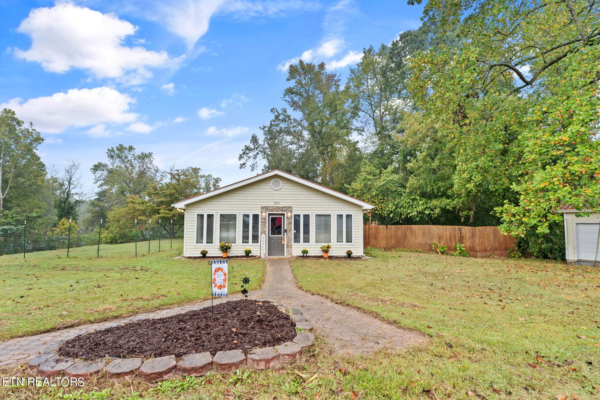 225 Capps Lane Harriman TN 37748