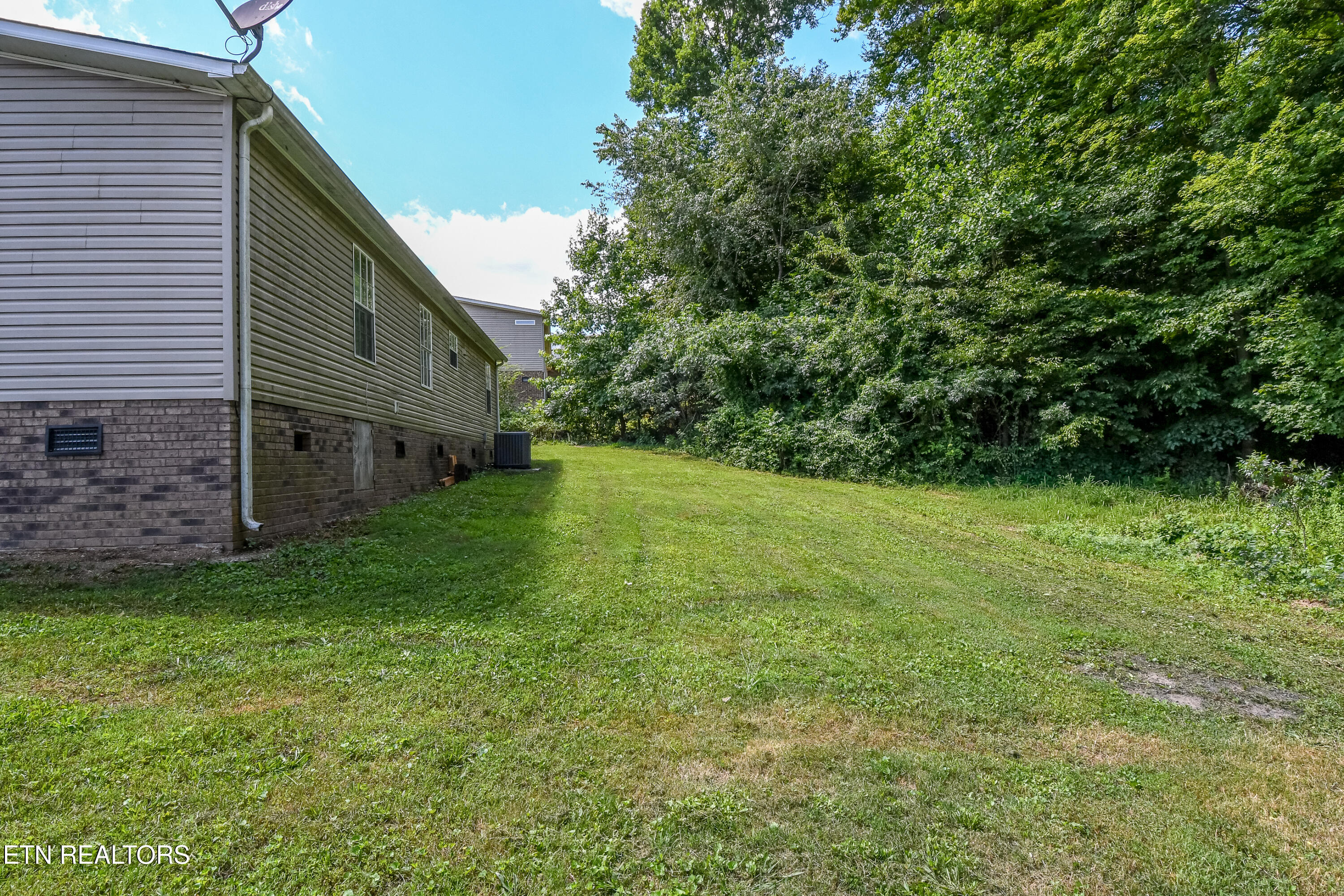 214 Loggers Lane Clinton TN 37716