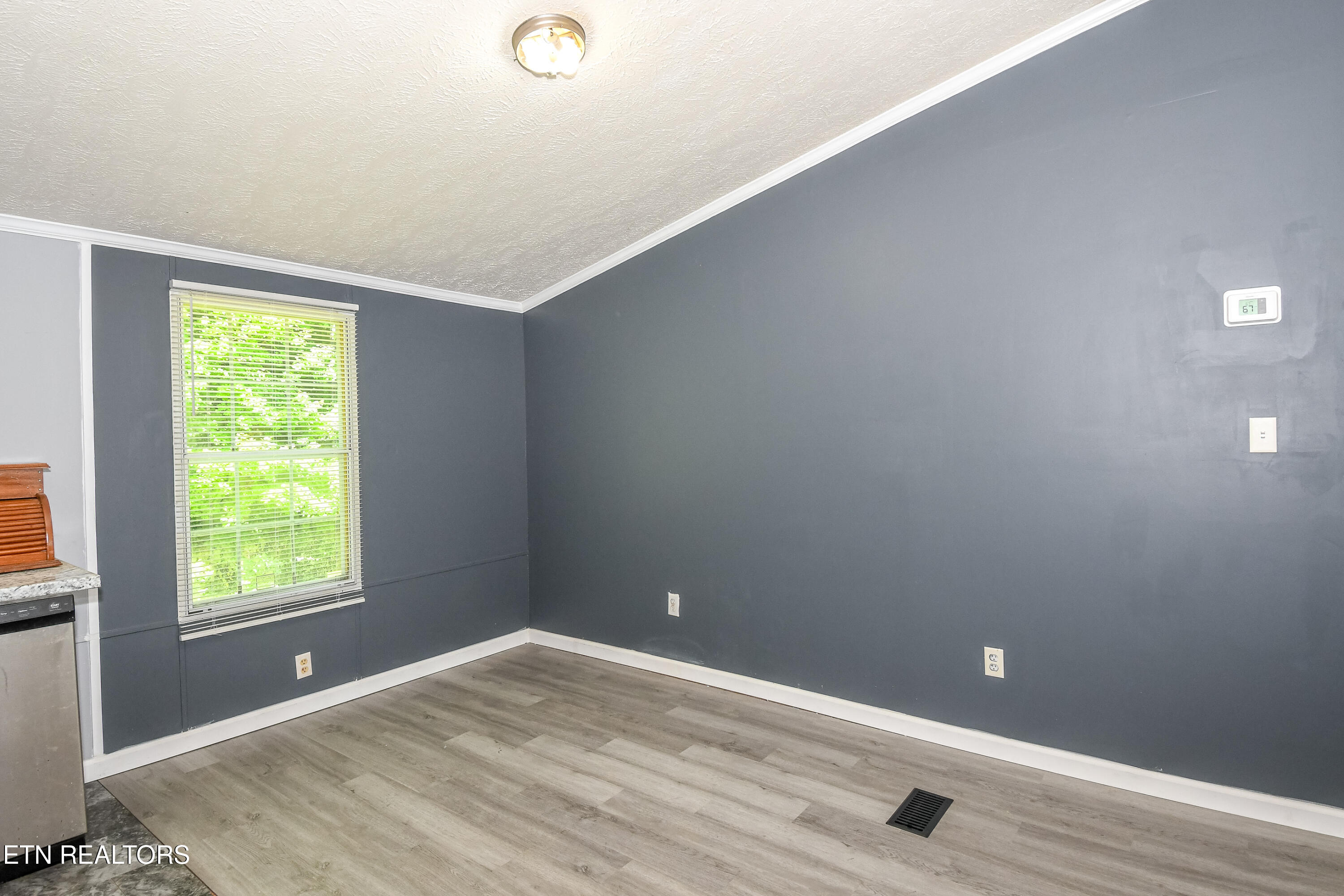 214 Loggers Lane Clinton TN 37716