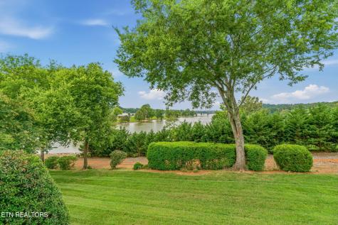 9627 Mariners Point Knoxville TN 37922