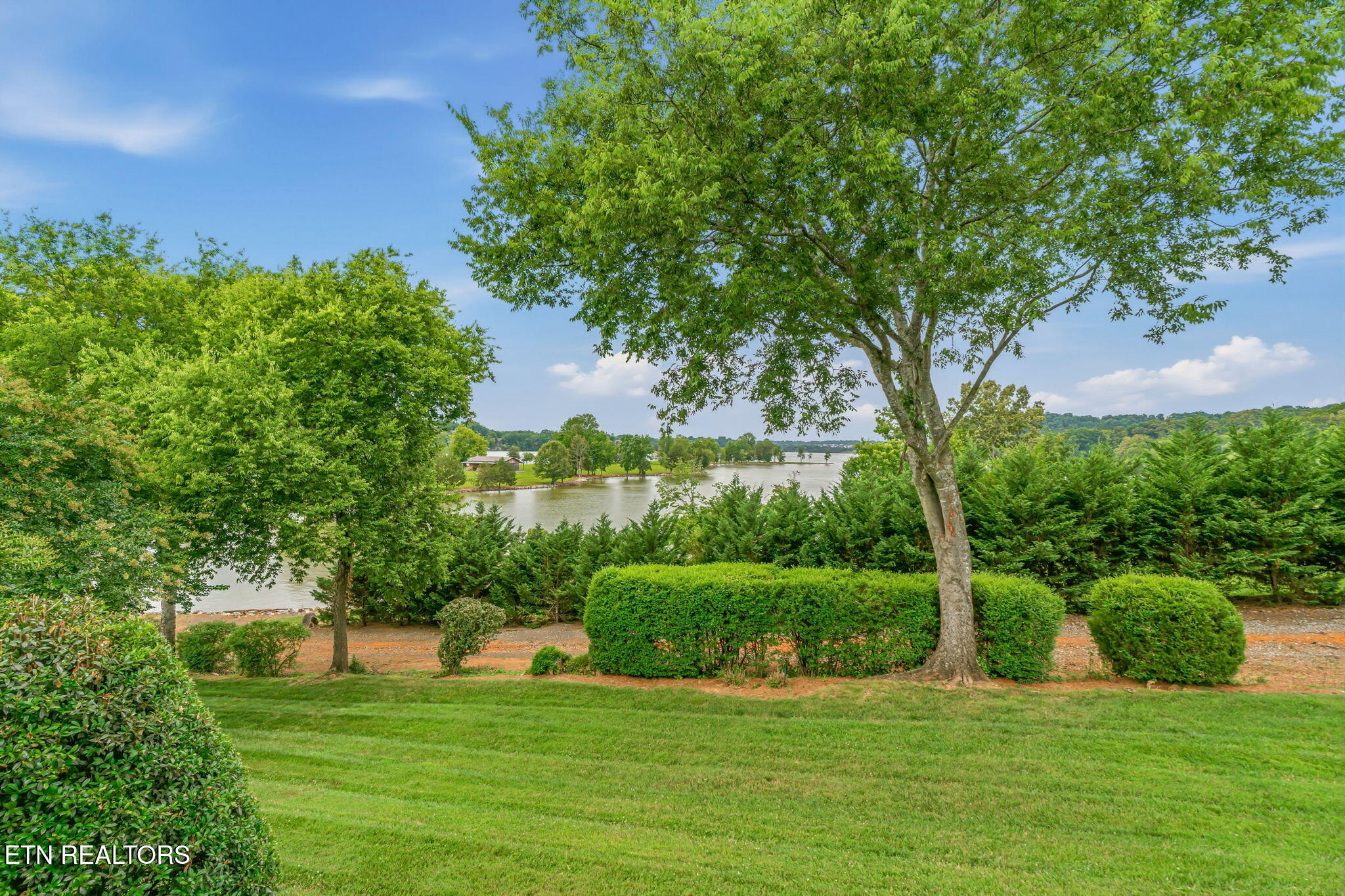 9627 Mariners Point Knoxville TN 37922