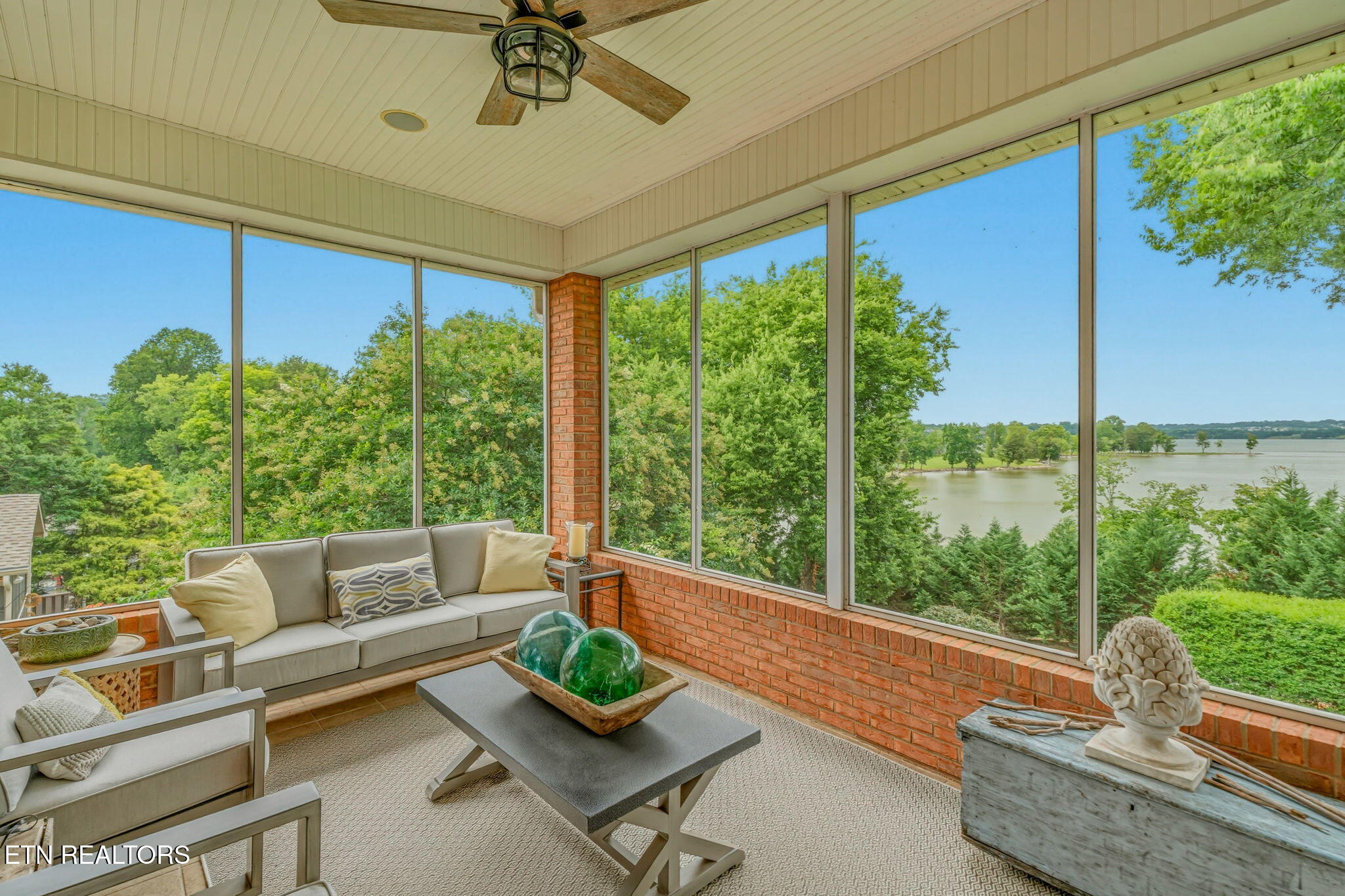 9627 Mariners Point Knoxville TN 37922