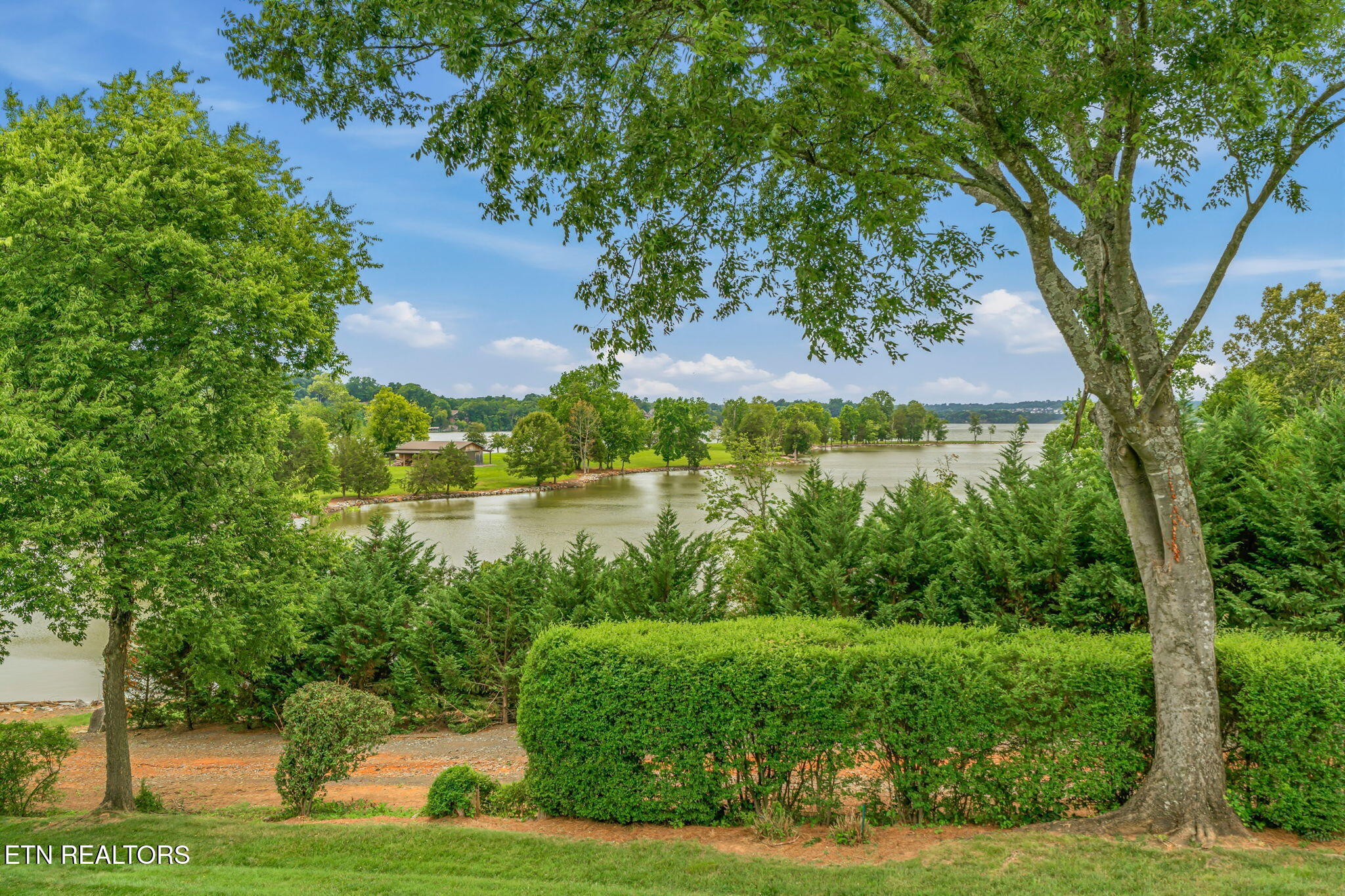 9627 Mariners Point Knoxville TN 37922