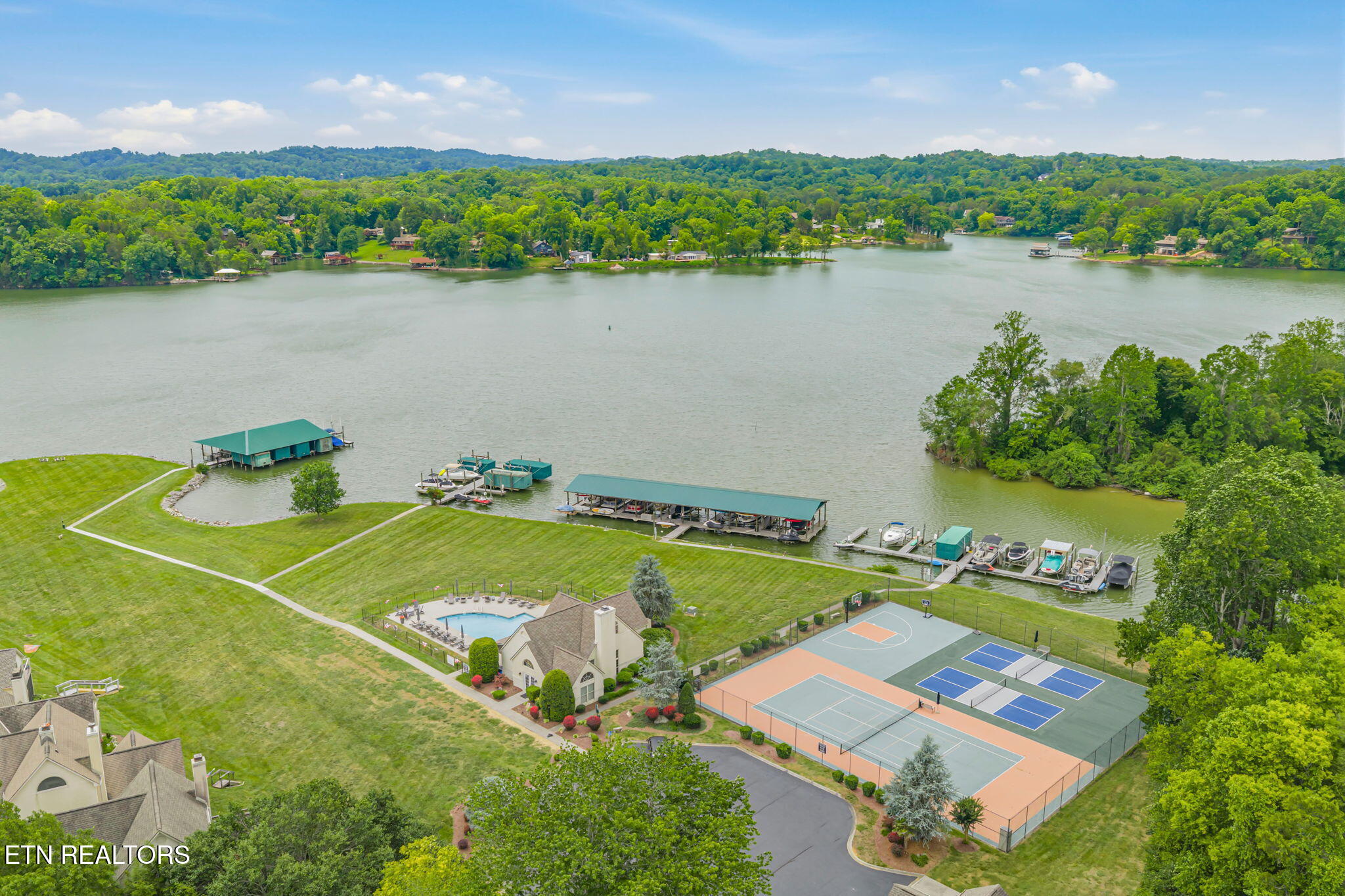 9627 Mariners Point Knoxville TN 37922