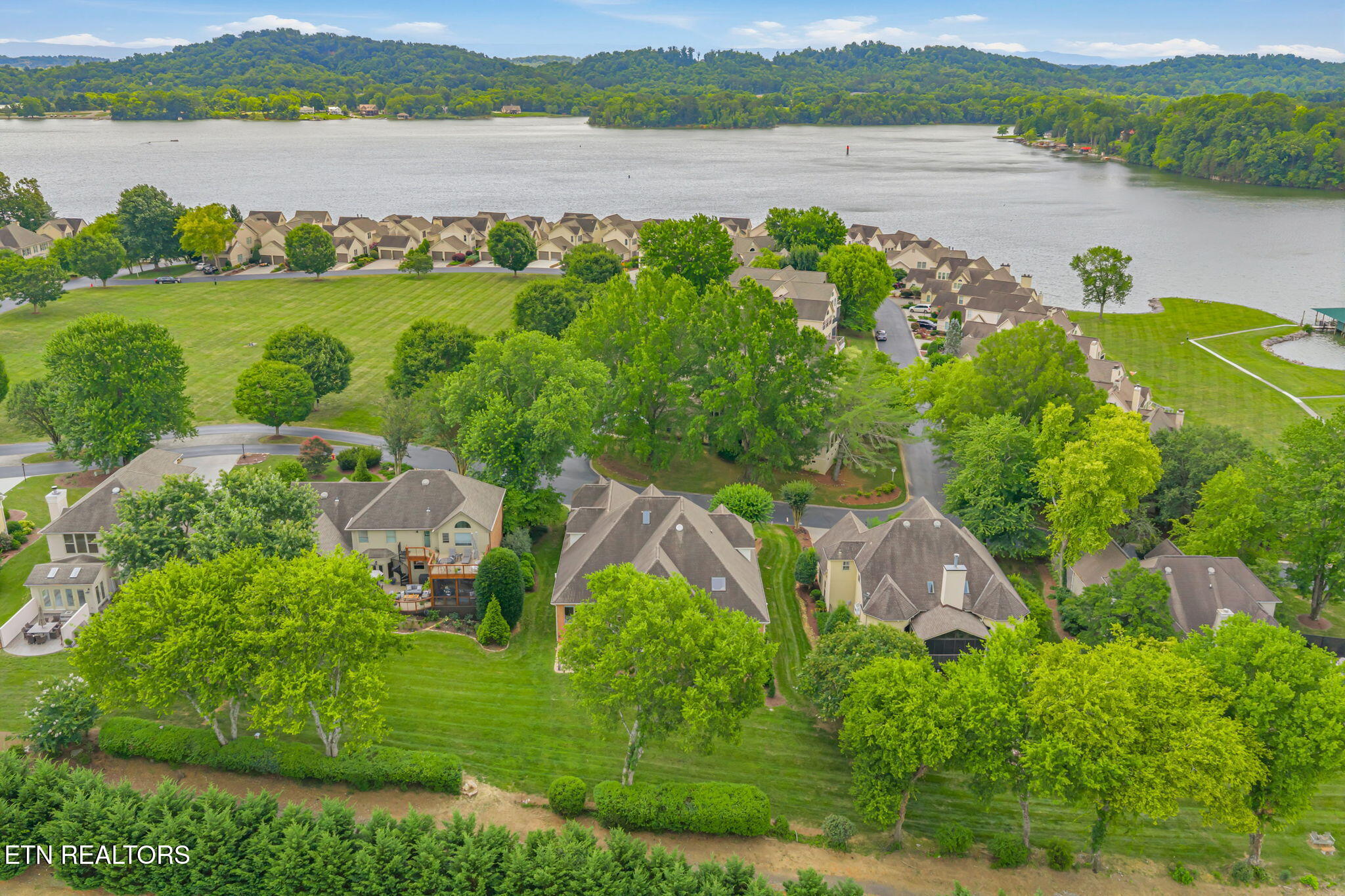 9627 Mariners Point Knoxville TN 37922