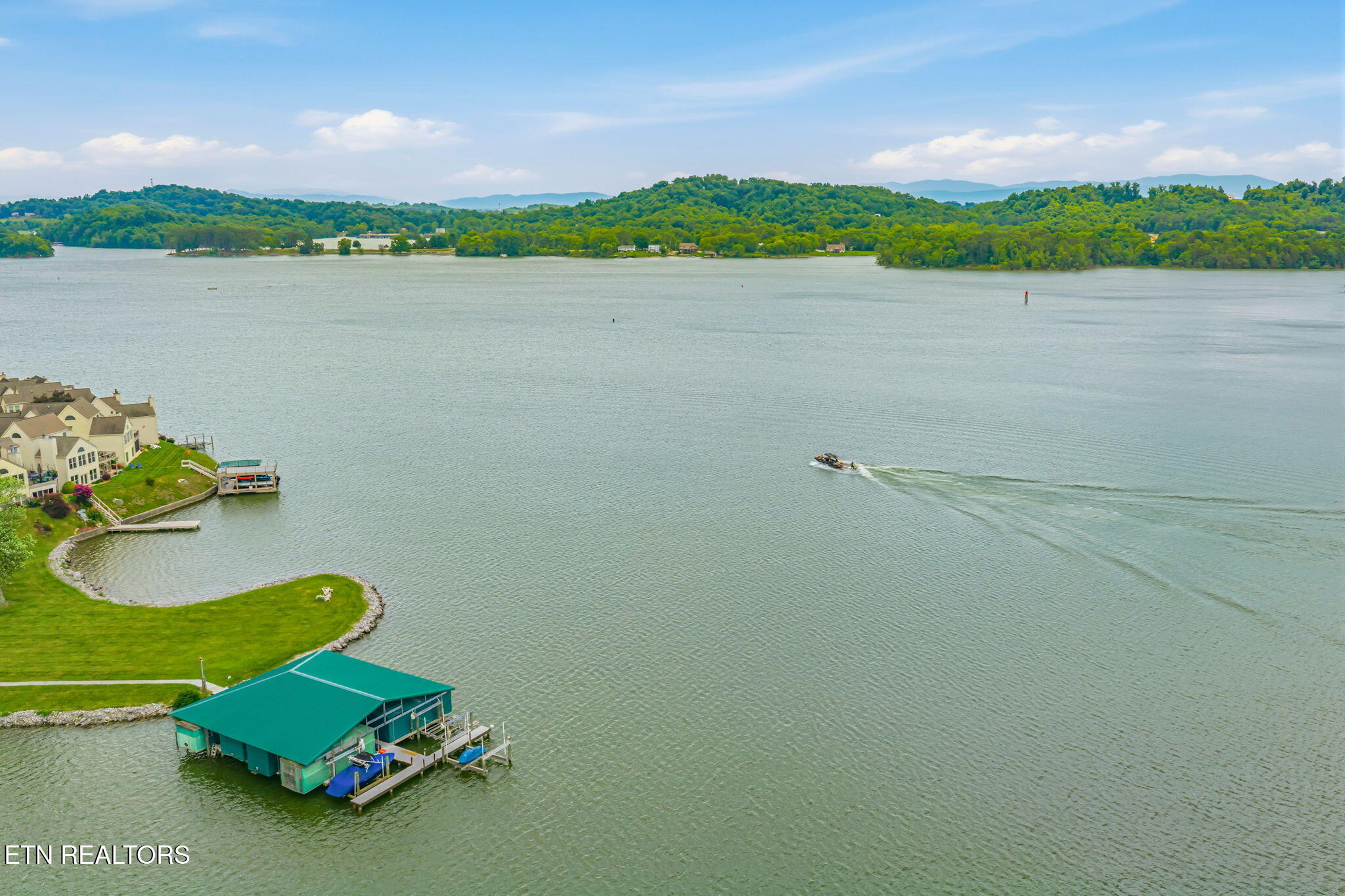 9627 Mariners Point Knoxville TN 37922