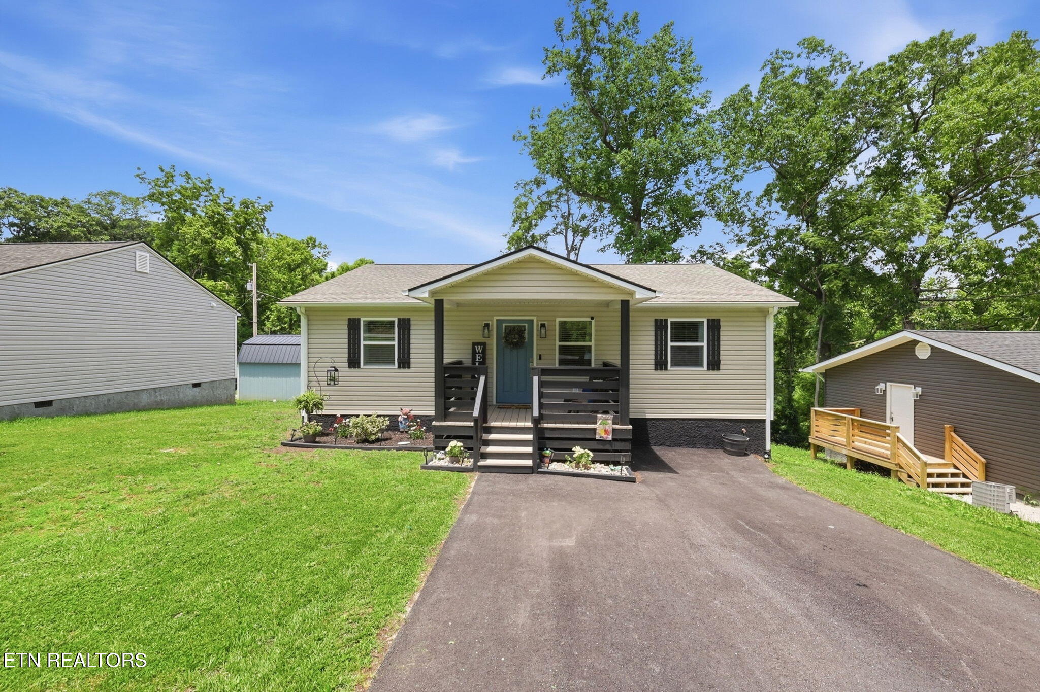 412 W Hemlock Street Lafollette TN 37766