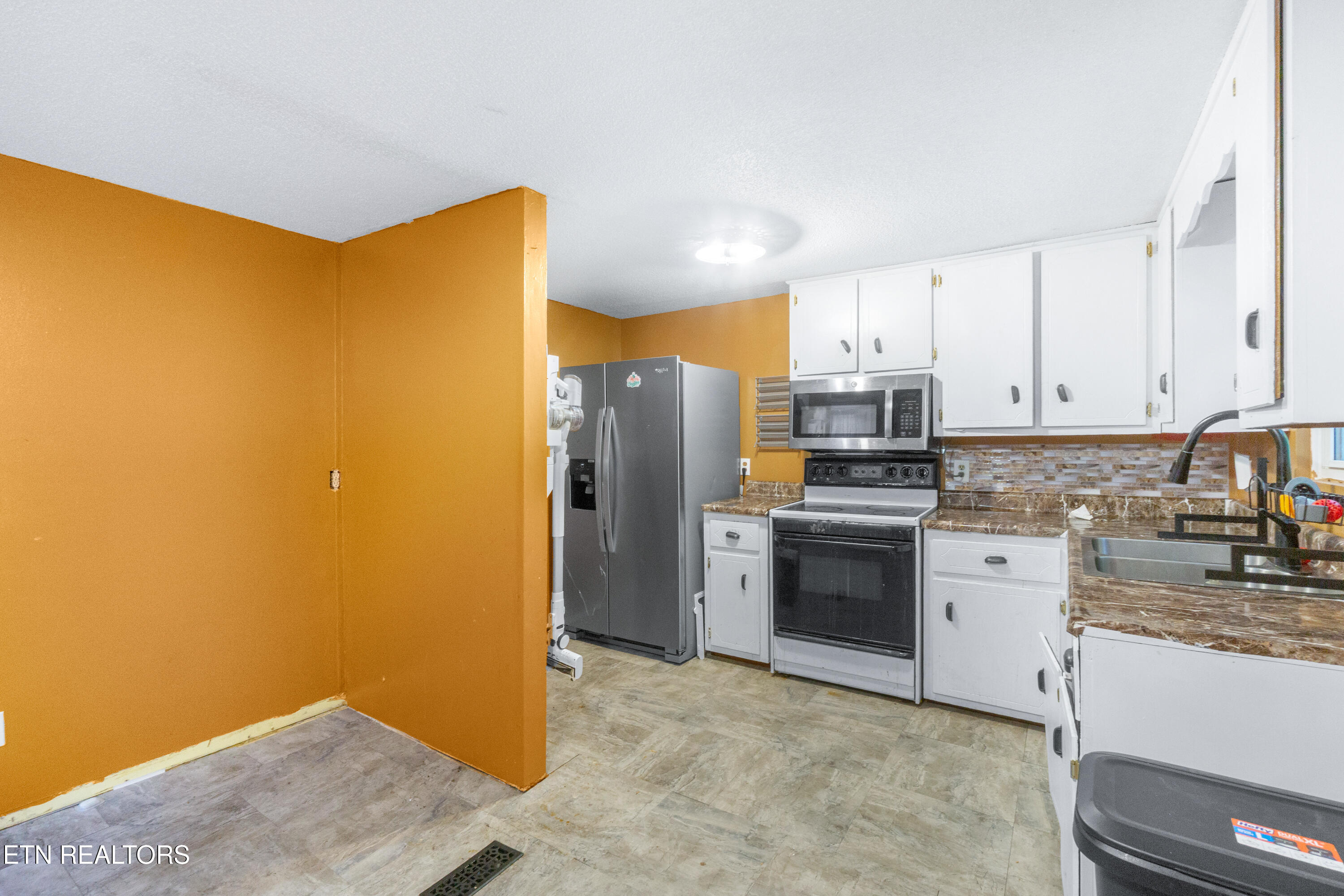 1224 Mountain View Circle Etowah TN 37331