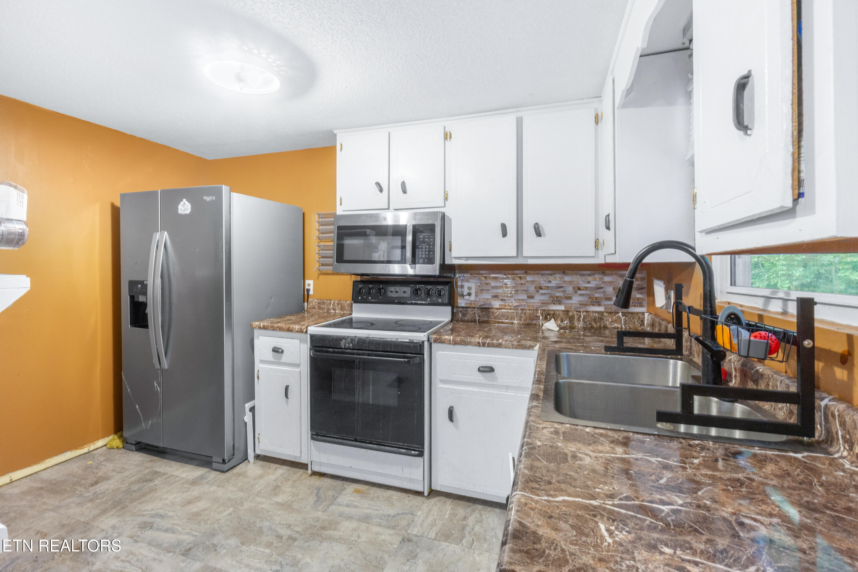 1224 Mountain View Circle Etowah TN 37331