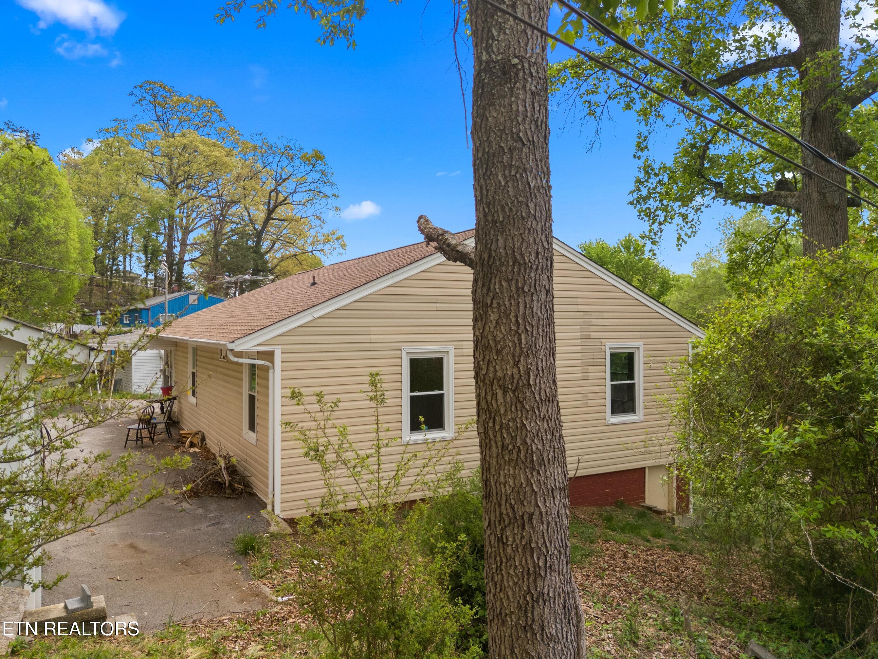 325 Mullins Street Kingsport TN 37665