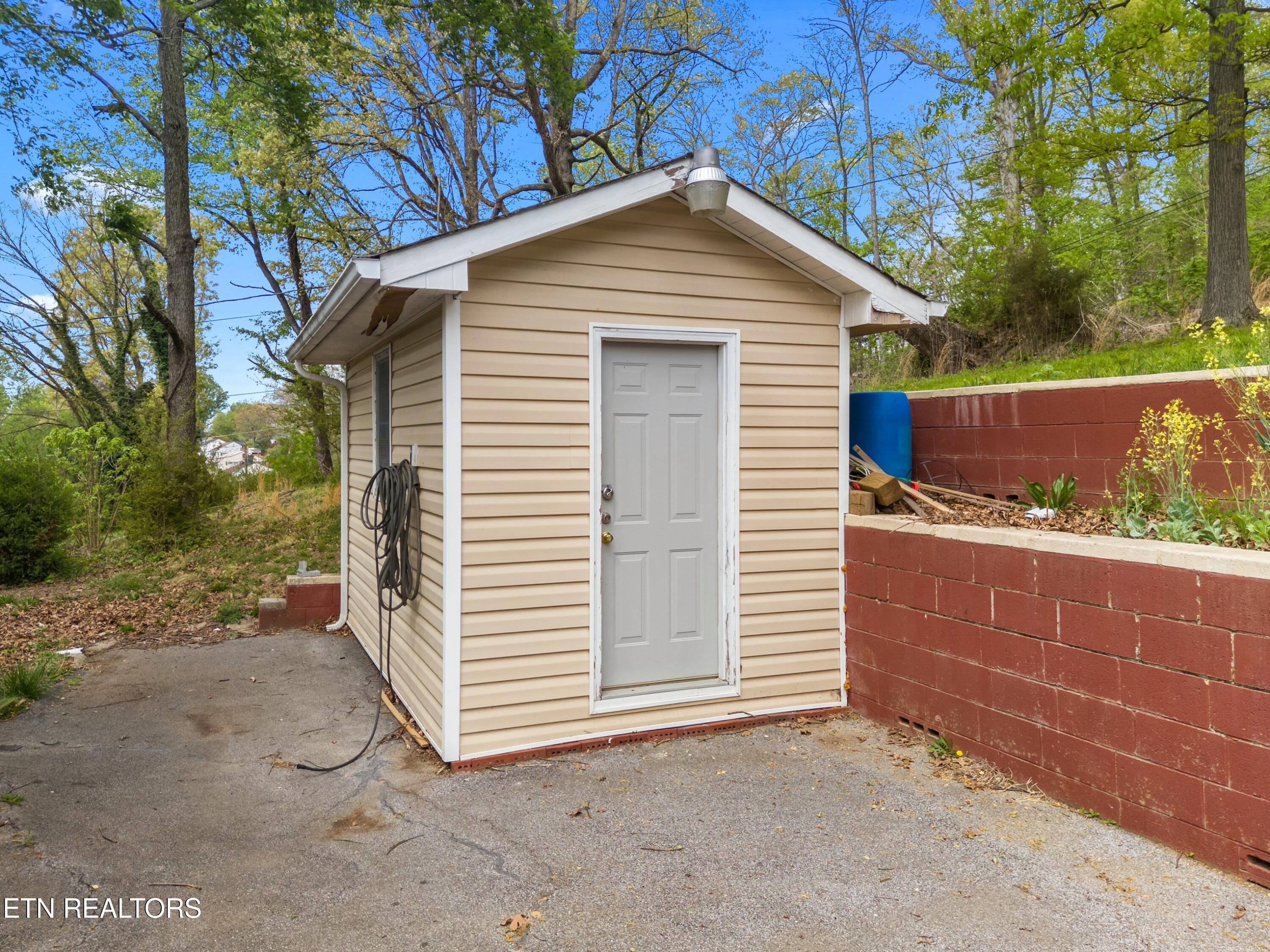 325 Mullins Street Kingsport TN 37665