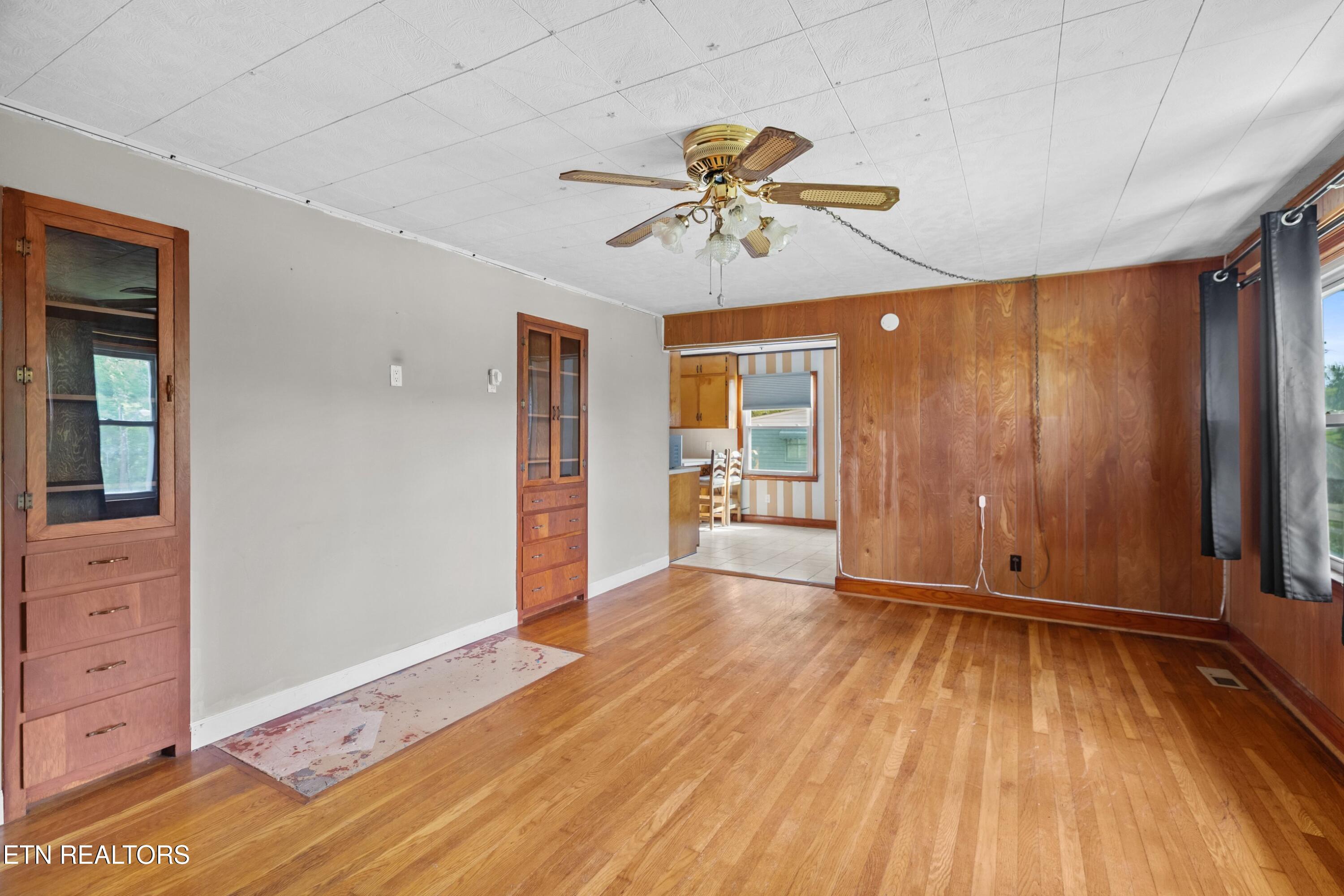 325 Mullins Street Kingsport TN 37665