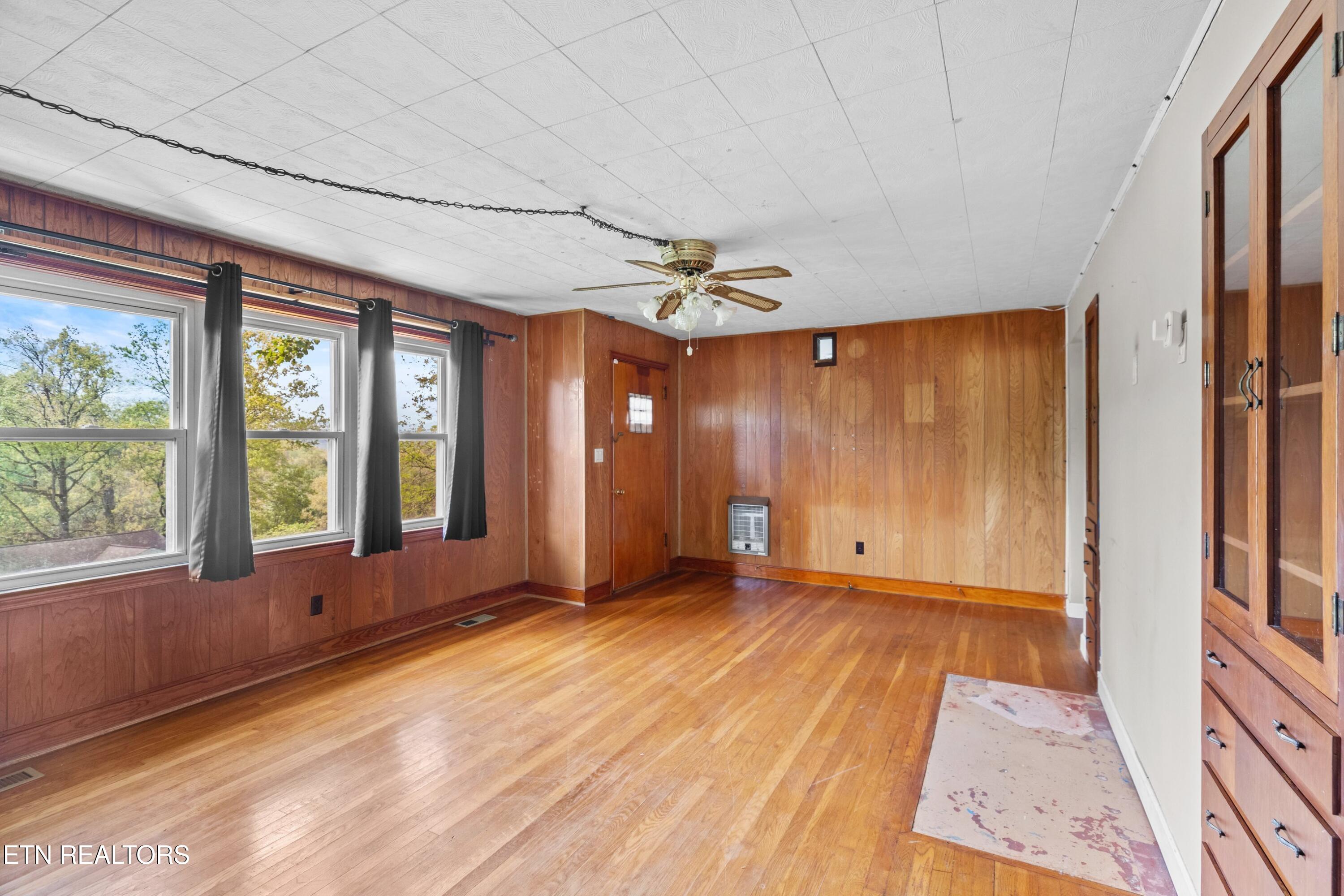 325 Mullins Street Kingsport TN 37665