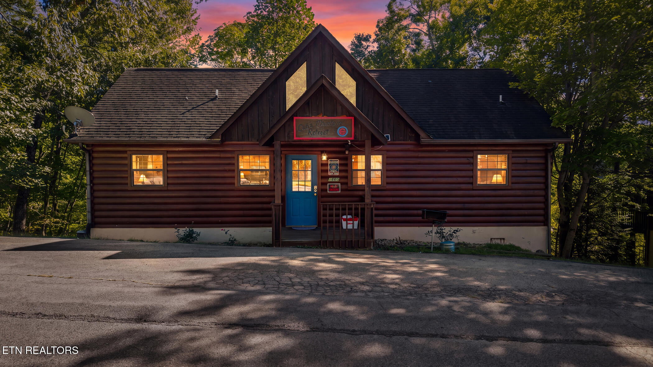 1660 Raccoon Den Way Sevierville TN 37862
