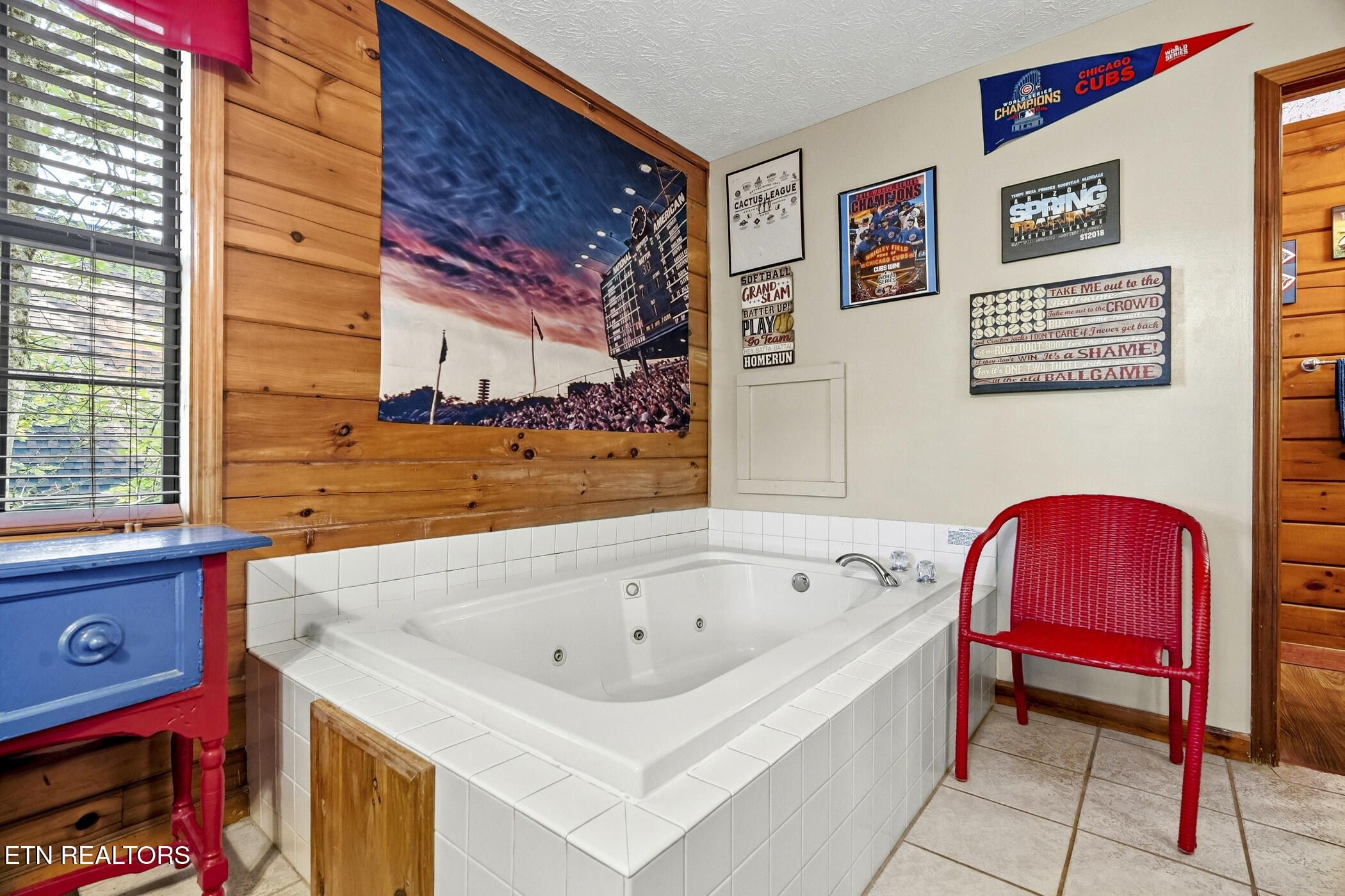 1660 Raccoon Den Way Sevierville TN 37862