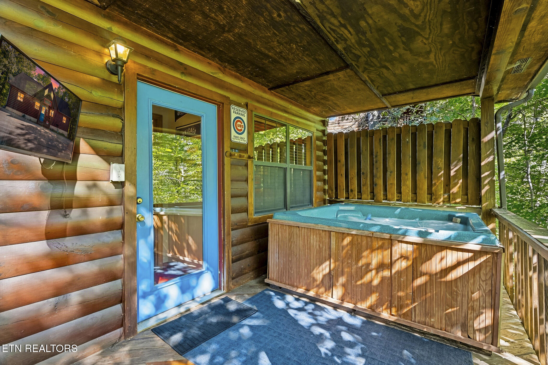 1660 Raccoon Den Way Sevierville TN 37862