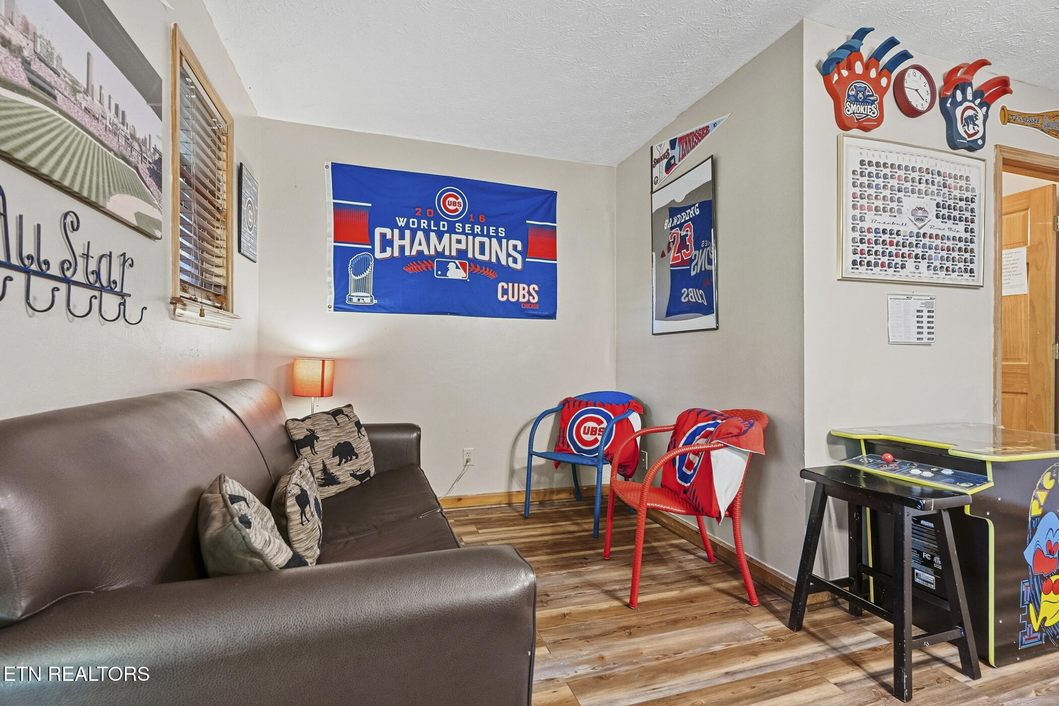 1660 Raccoon Den Way Sevierville TN 37862