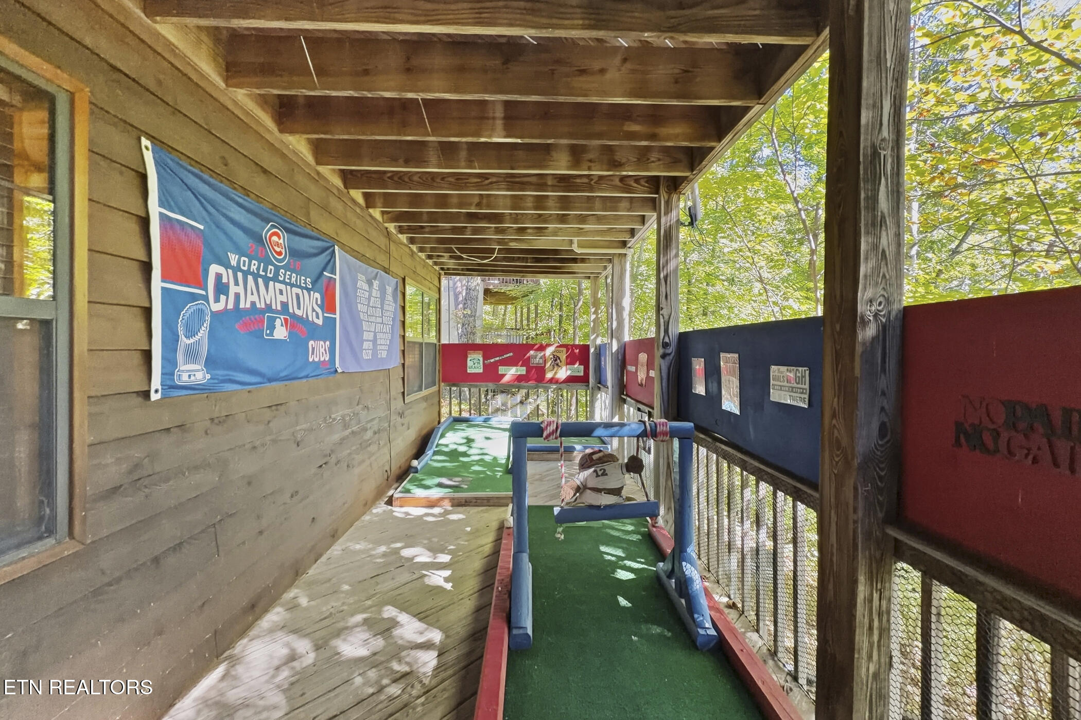 1660 Raccoon Den Way Sevierville TN 37862