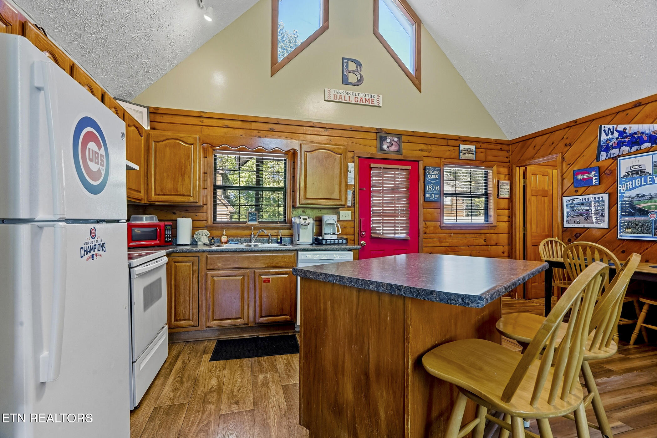1660 Raccoon Den Way Sevierville TN 37862