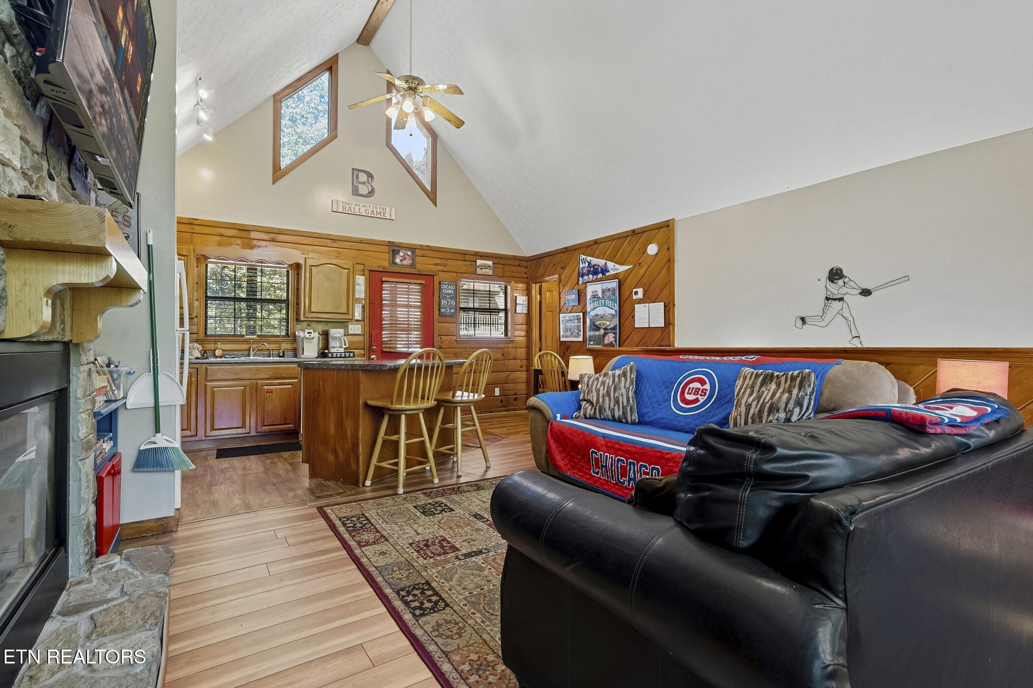 1660 Raccoon Den Way Sevierville TN 37862