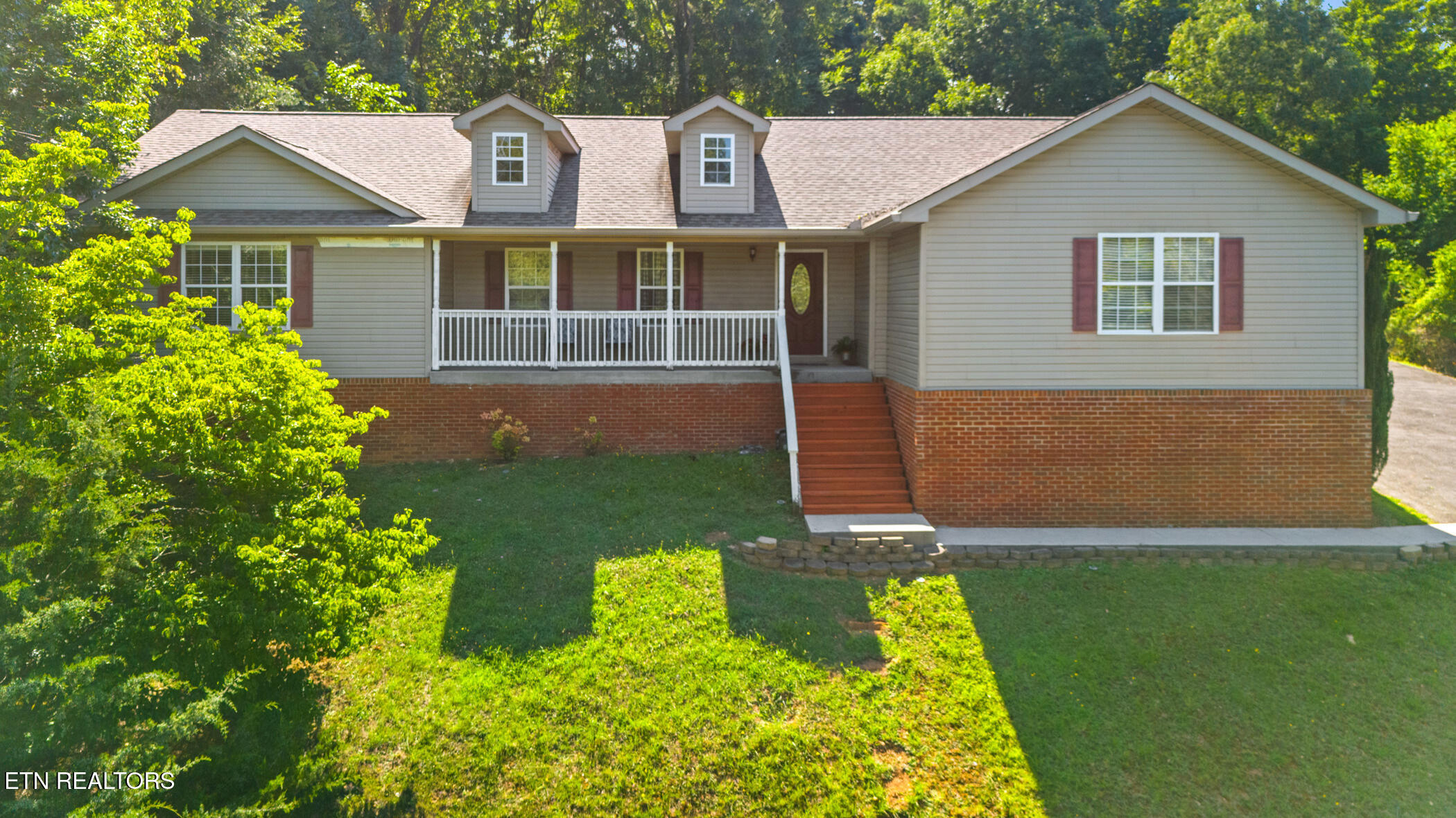 631 Rock House Road Kodak TN 37764