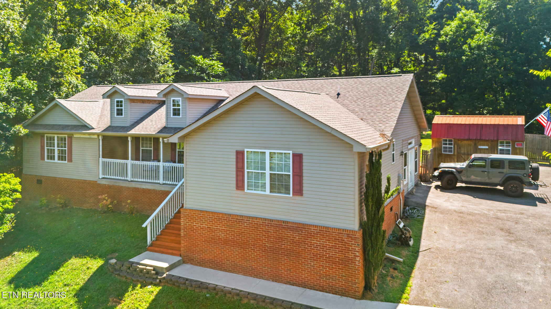 631 Rock House Road Kodak TN 37764