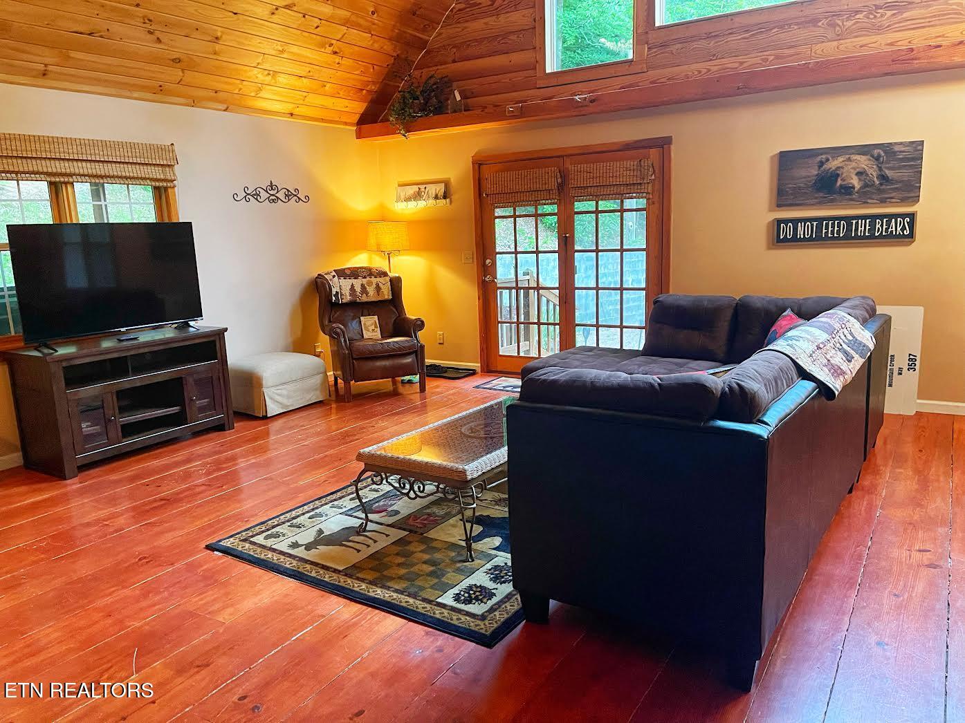 3587 Mountain Creek Way Cosby TN 37722
