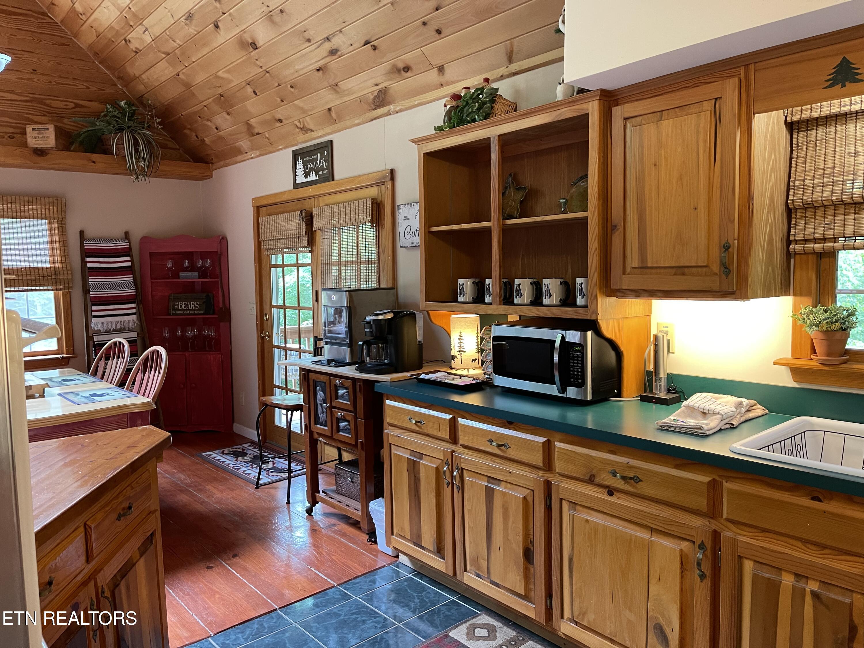 3587 Mountain Creek Way Cosby TN 37722