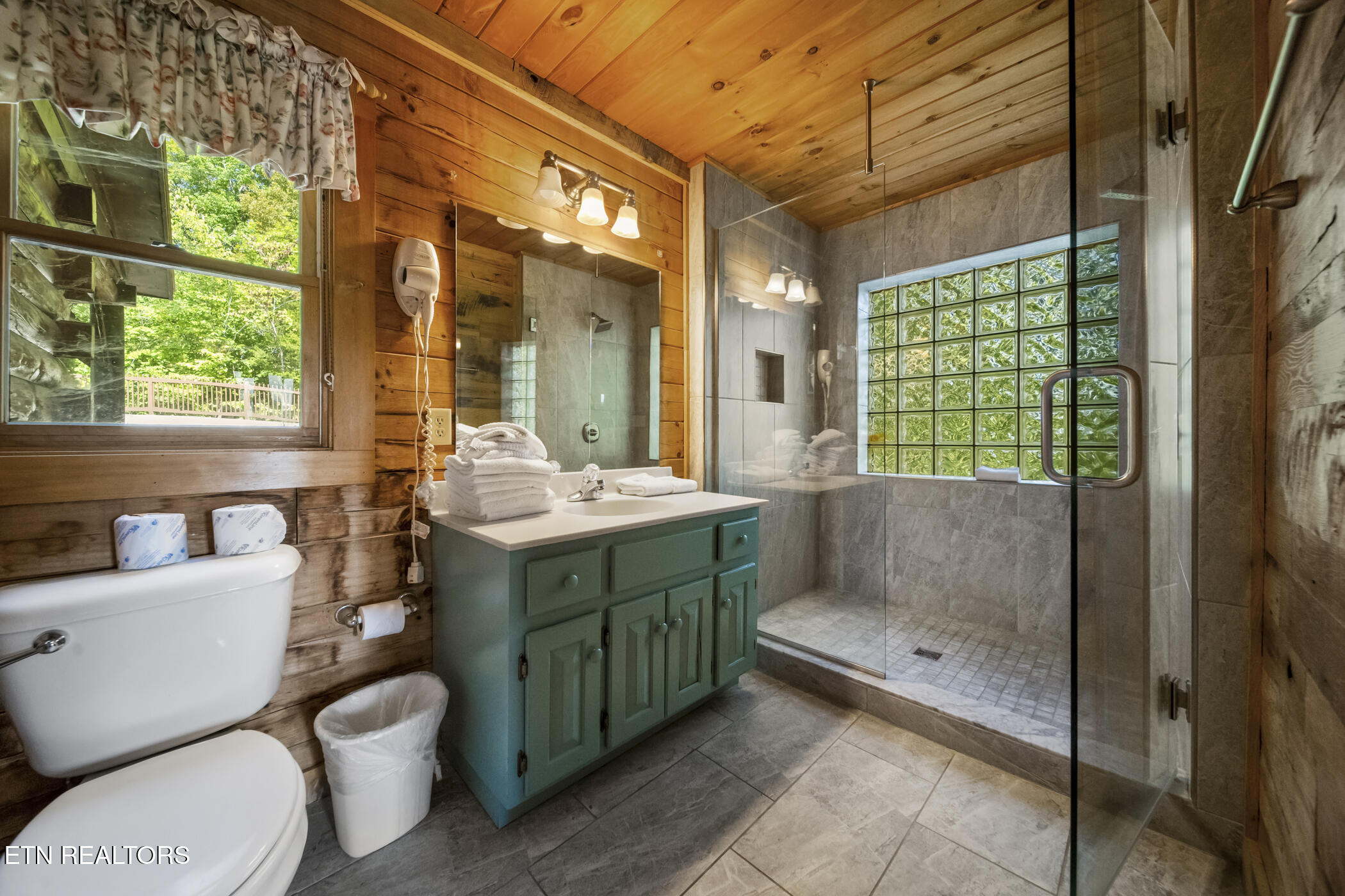 838 Bear Run Way Sevierville TN 37862