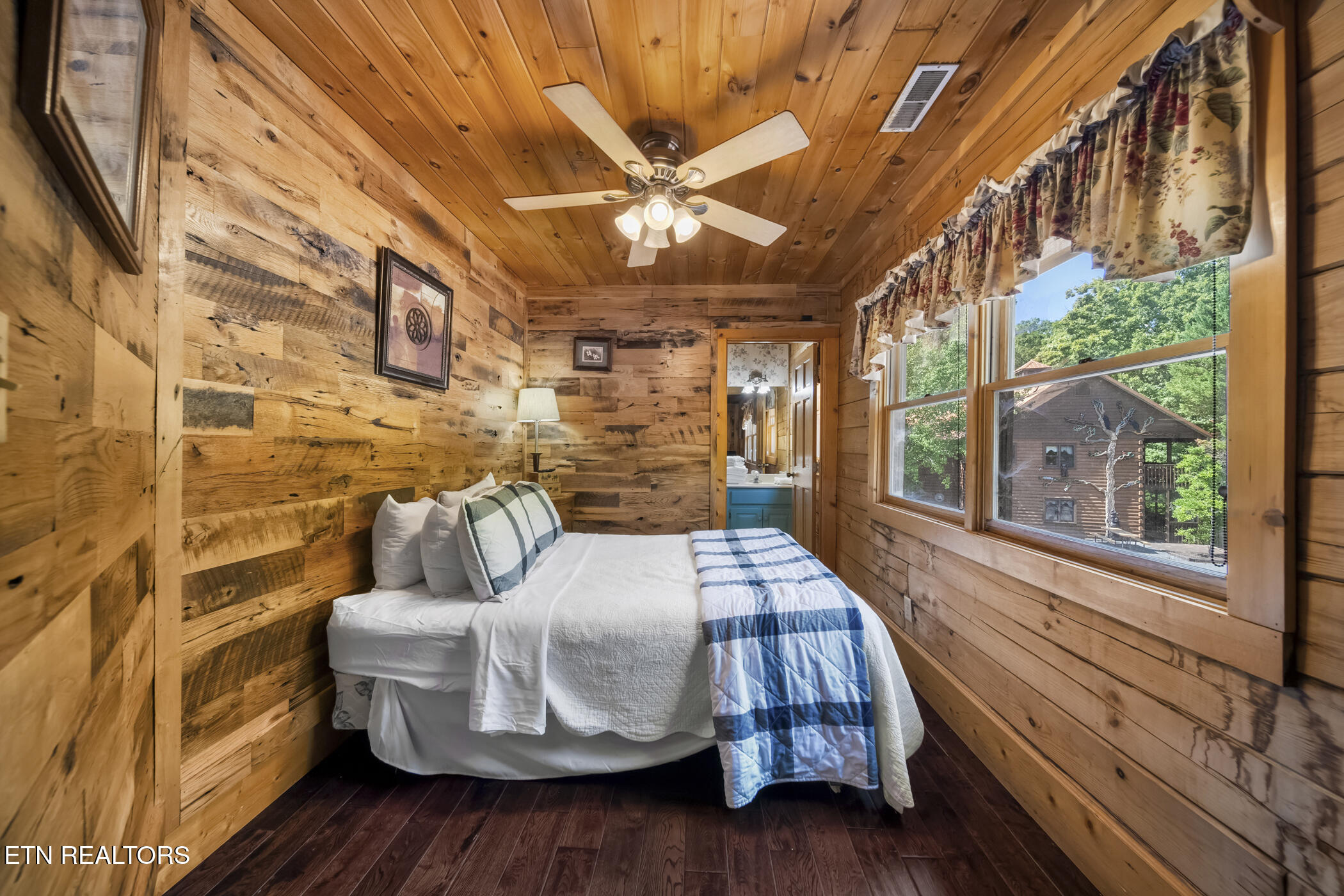 838 Bear Run Way Sevierville TN 37862
