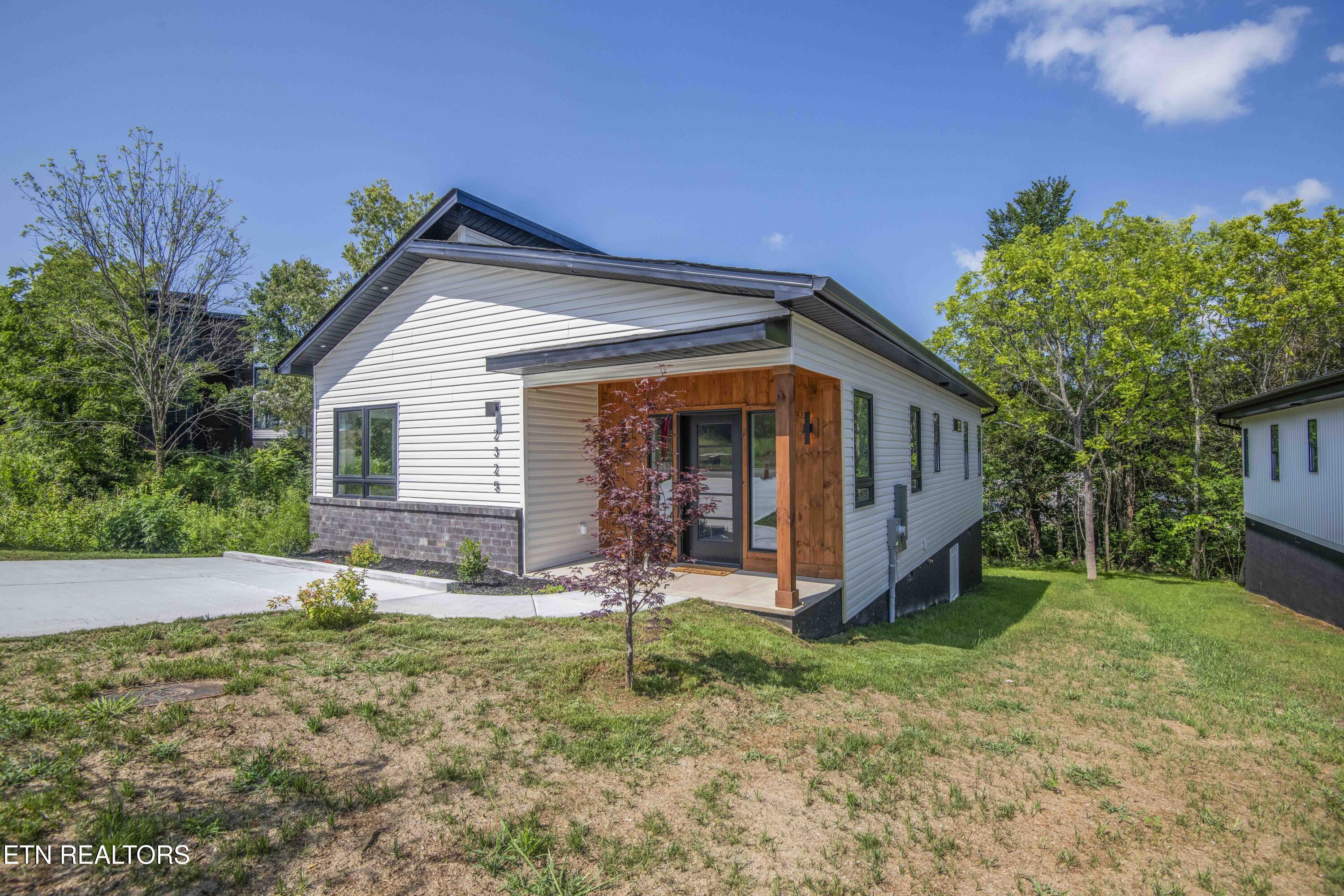 2325 Rock Gardens Drive Sevierville TN 37876