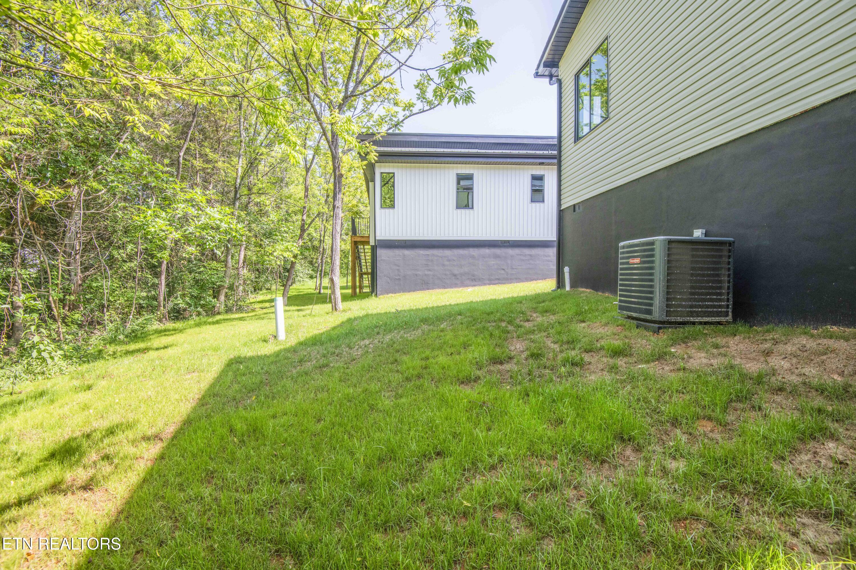 2325 Rock Gardens Drive Sevierville TN 37876