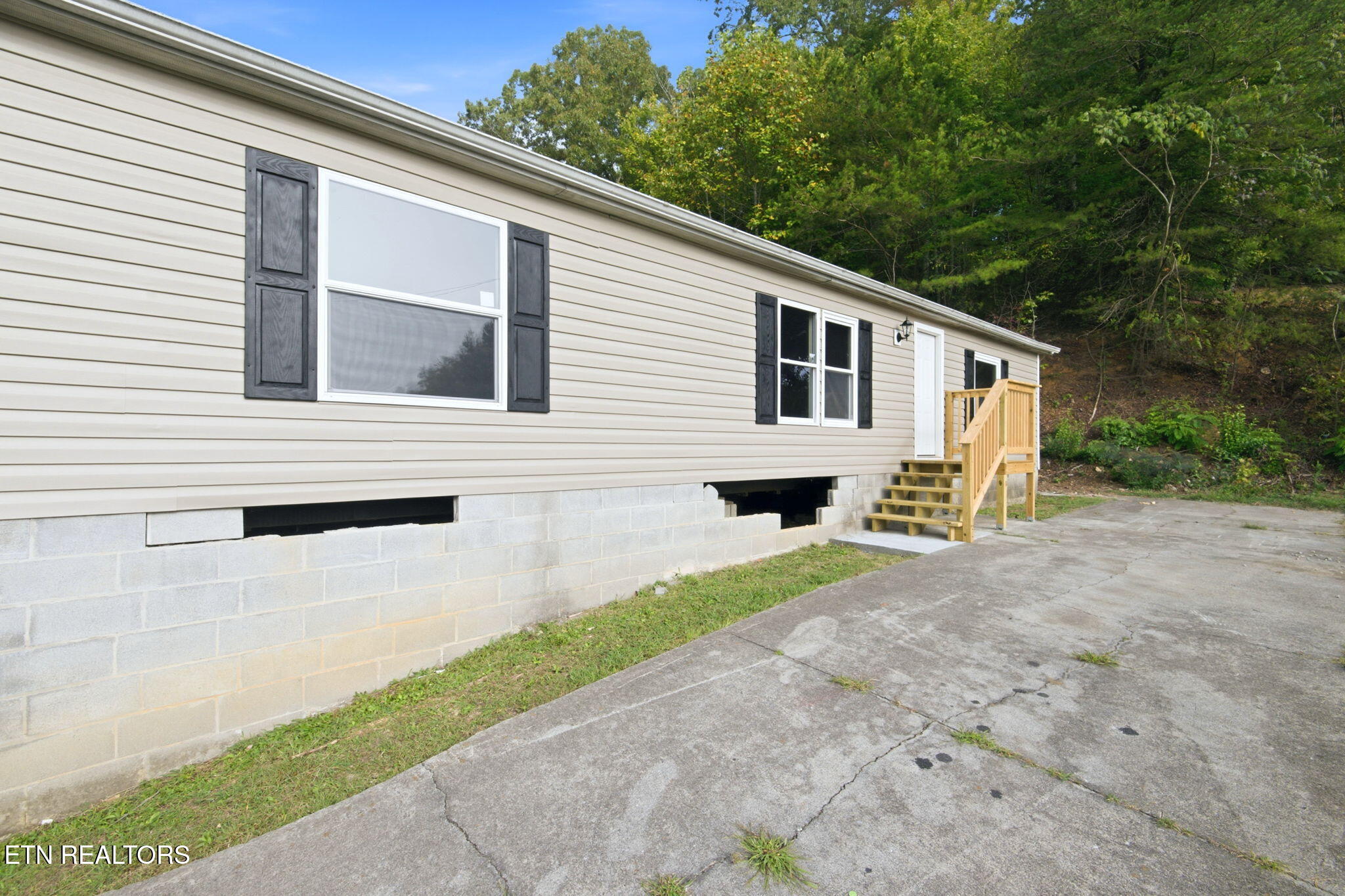 445 W Broad Street Clinton TN 37716