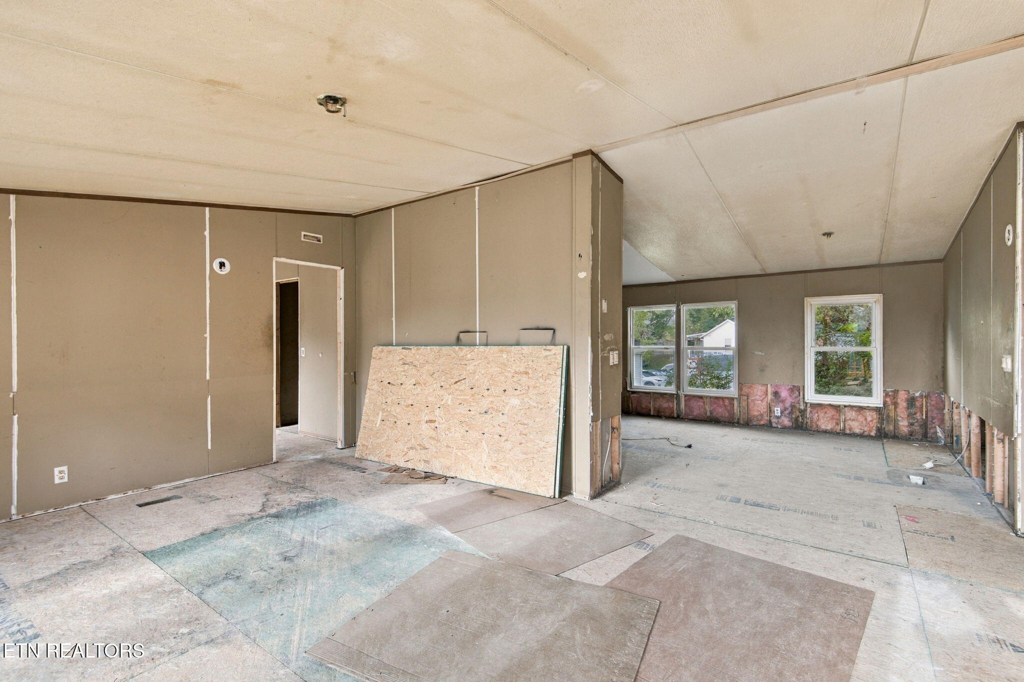 445 W Broad Street Clinton TN 37716