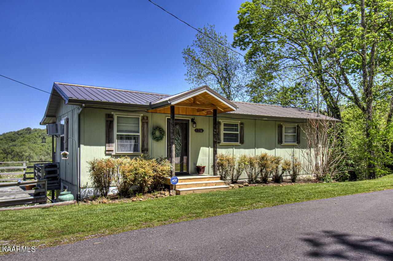 1714 Mountain Drive Sevierville TN 37876