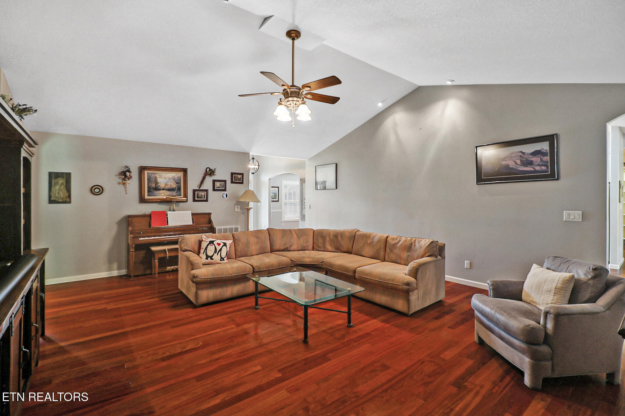 1401 Holiday Drive Crossville TN 38555
