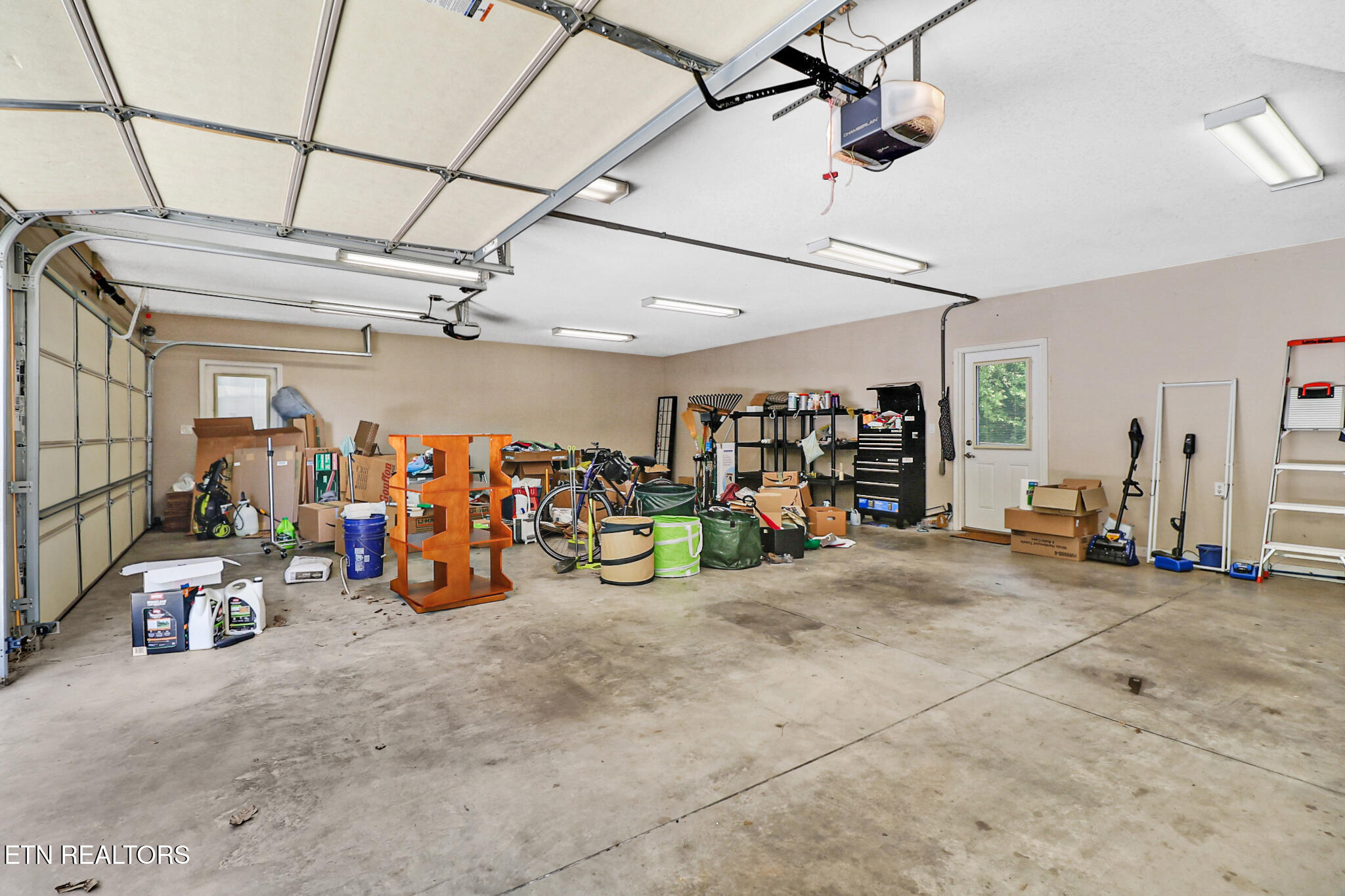 1401 Holiday Drive Crossville TN 38555
