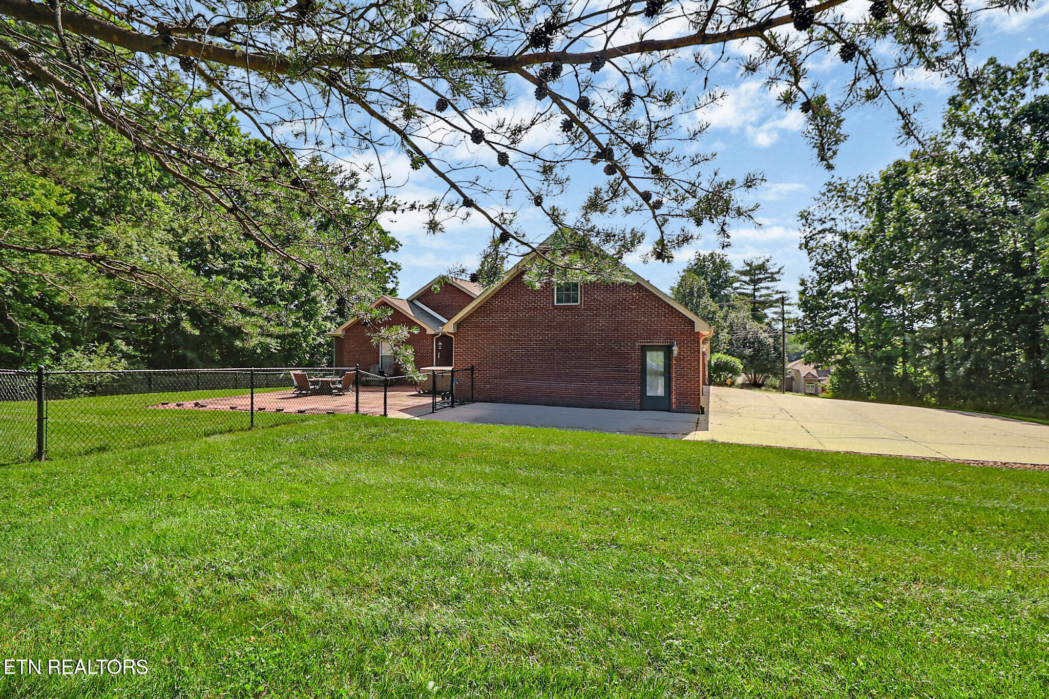1401 Holiday Drive Crossville TN 38555