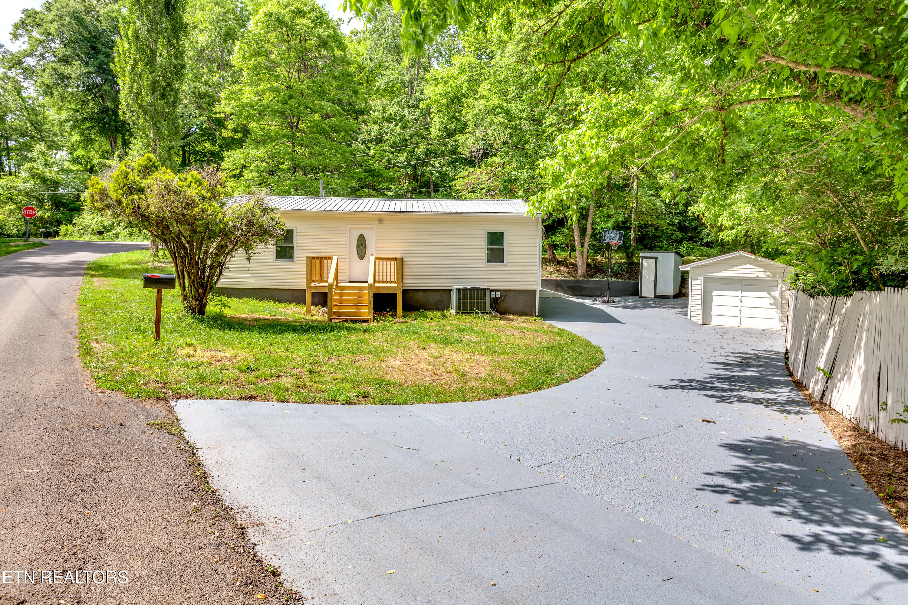601 Carrie Circle Strawberry Plains TN 37871