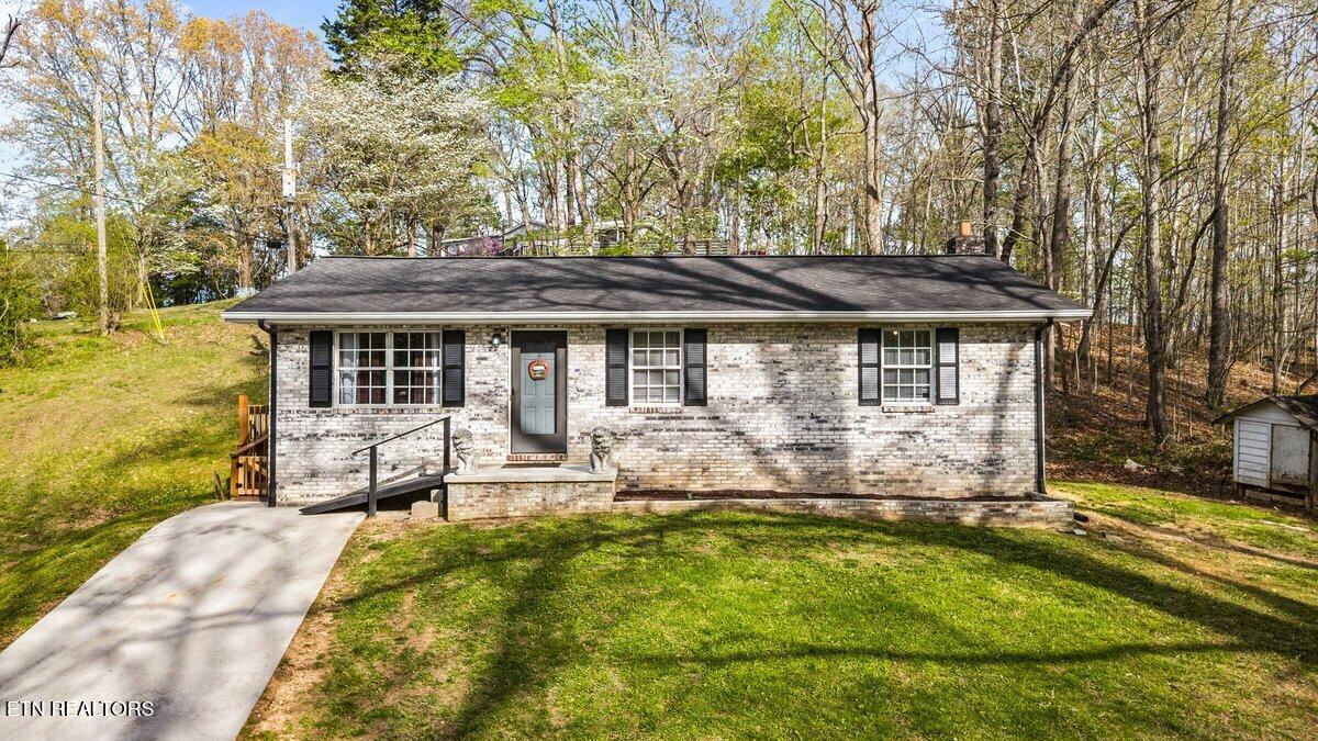 225 Country Way Drive Lafollette TN 37766