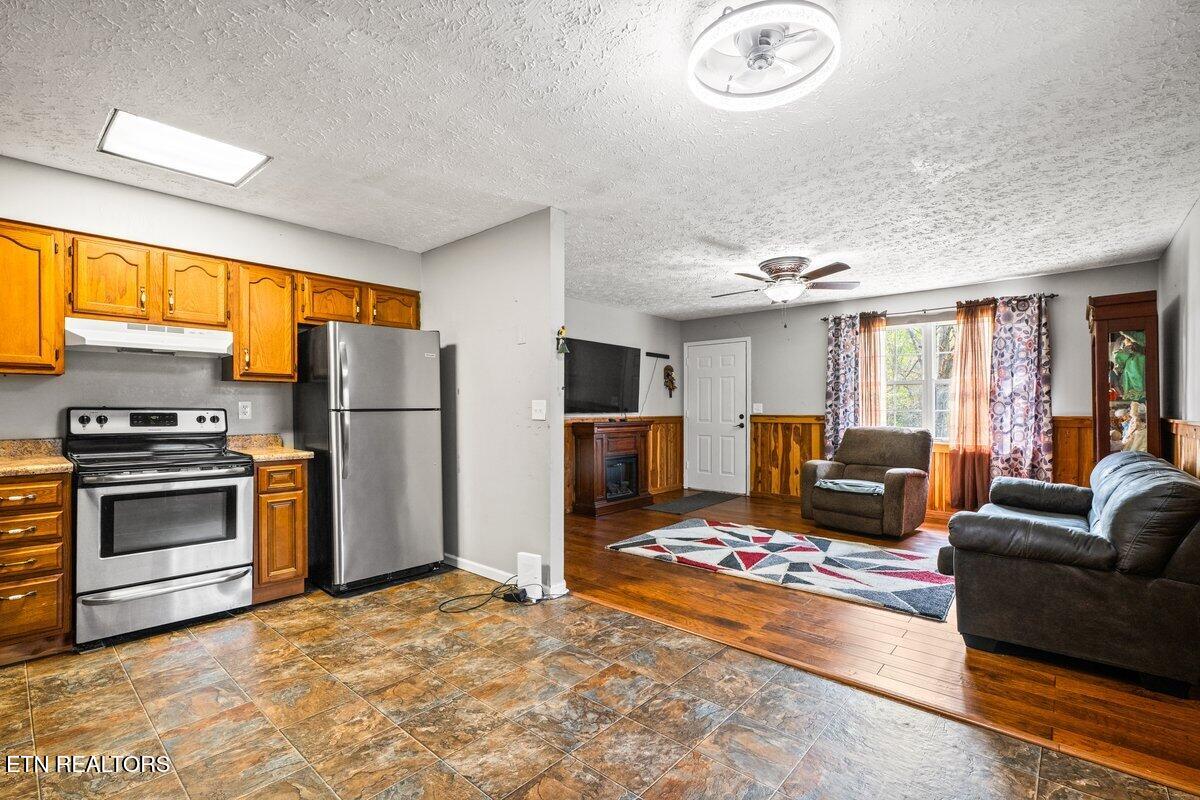 225 Country Way Drive Lafollette TN 37766
