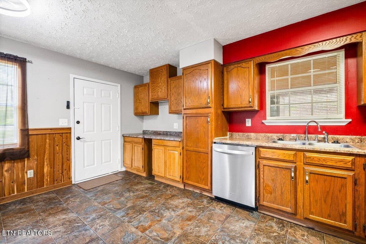 225 Country Way Drive Lafollette TN 37766