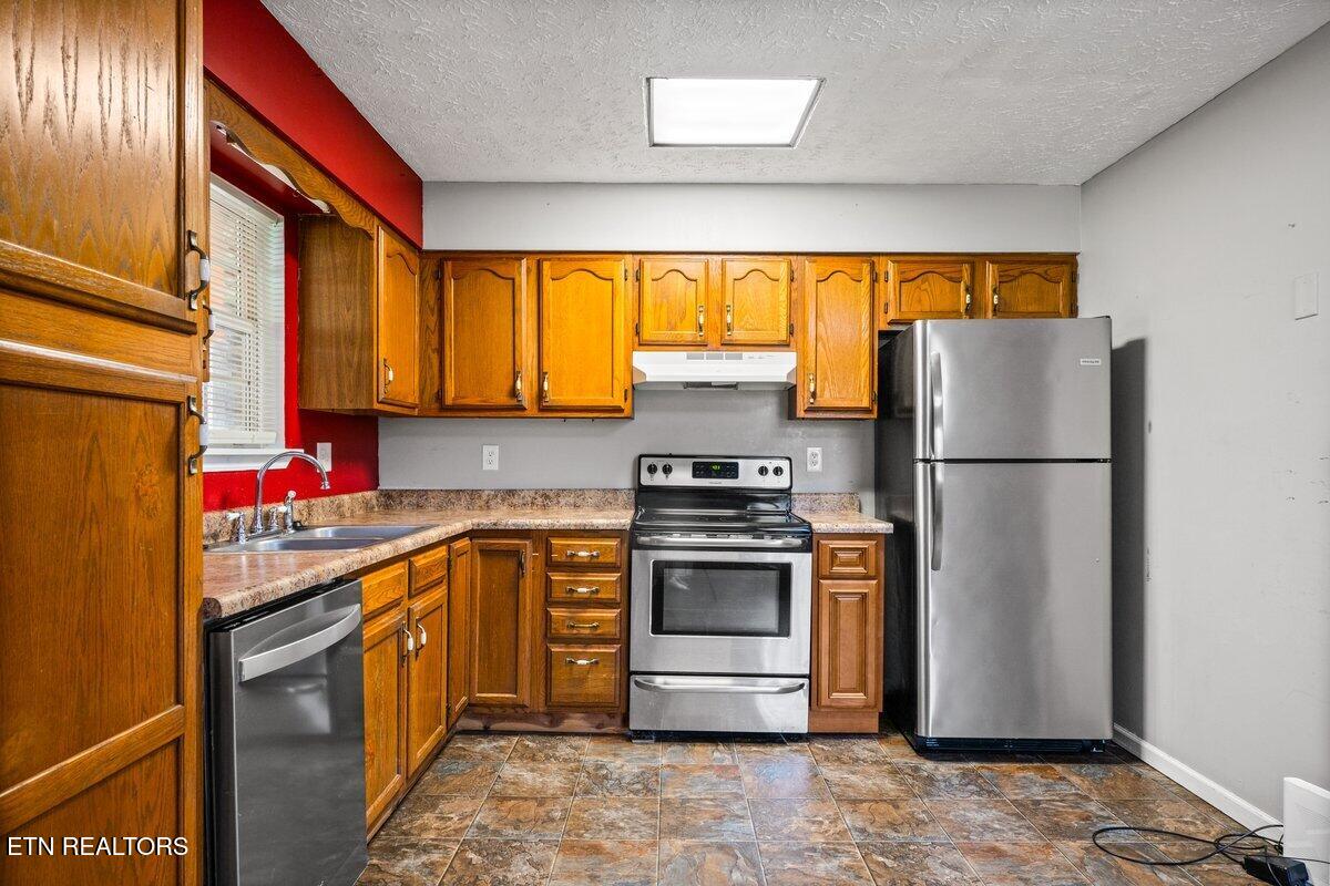 225 Country Way Drive Lafollette TN 37766