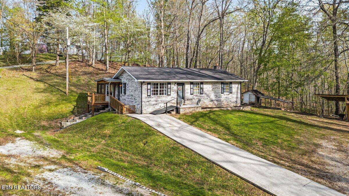 225 Country Way Drive Lafollette TN 37766