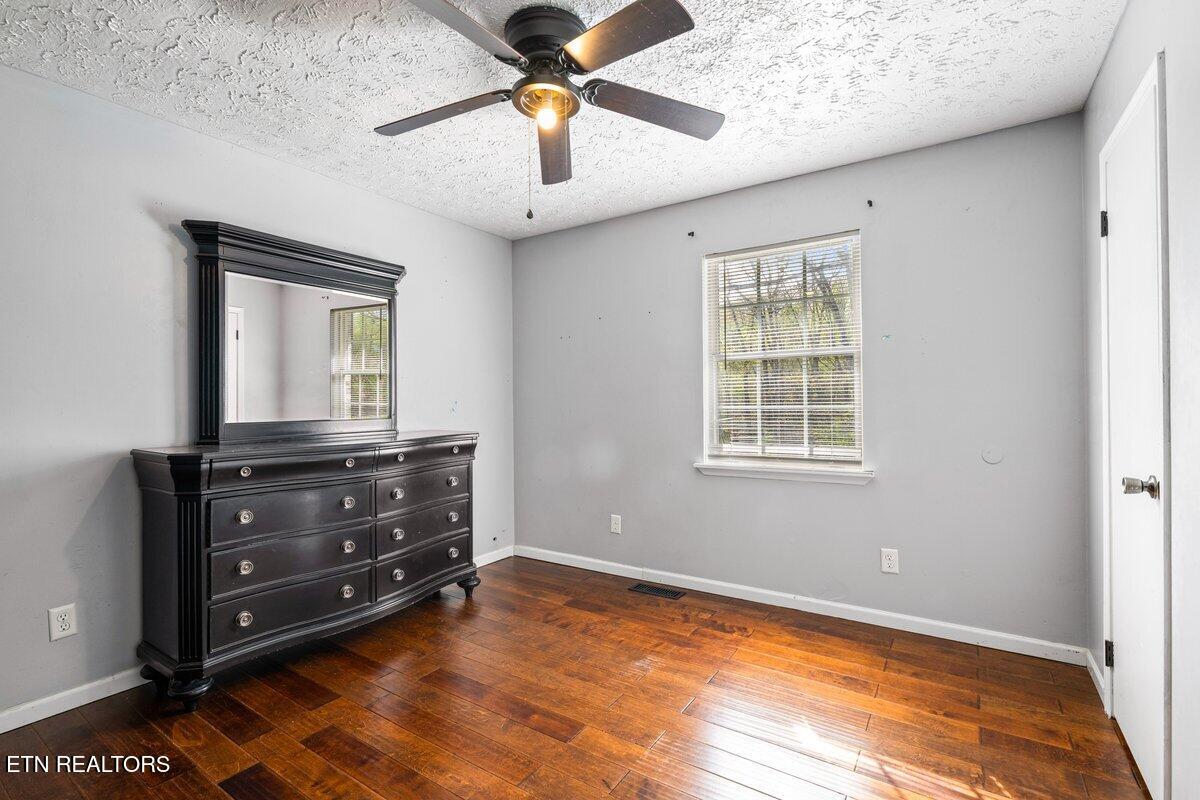 225 Country Way Drive Lafollette TN 37766
