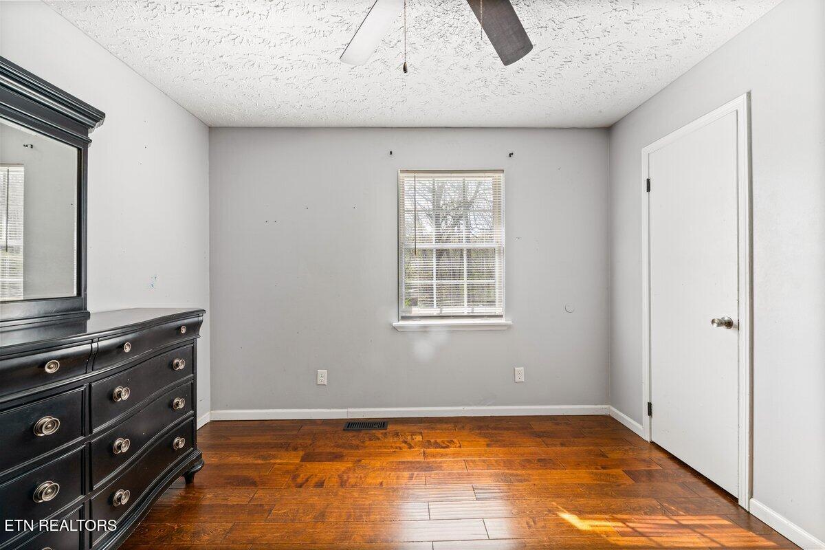 225 Country Way Drive Lafollette TN 37766